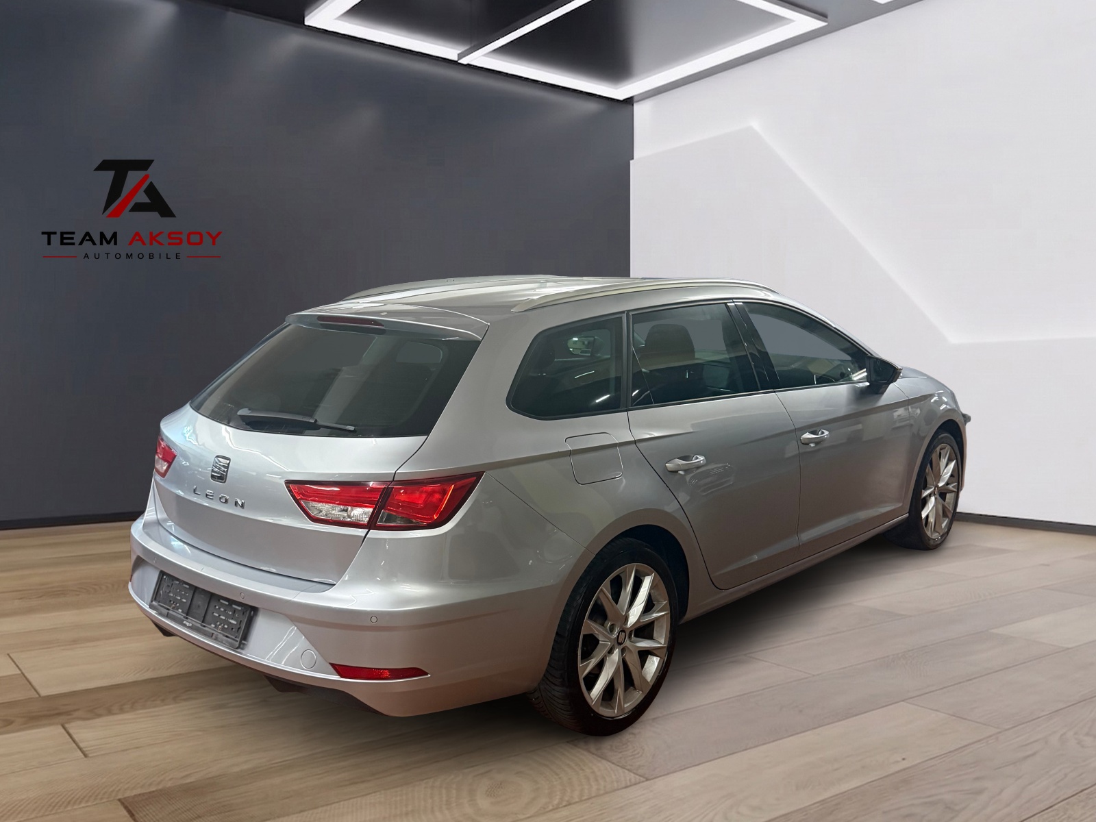 SEAT Leon ST 1.6 TDI CR Style DSG-image-4
