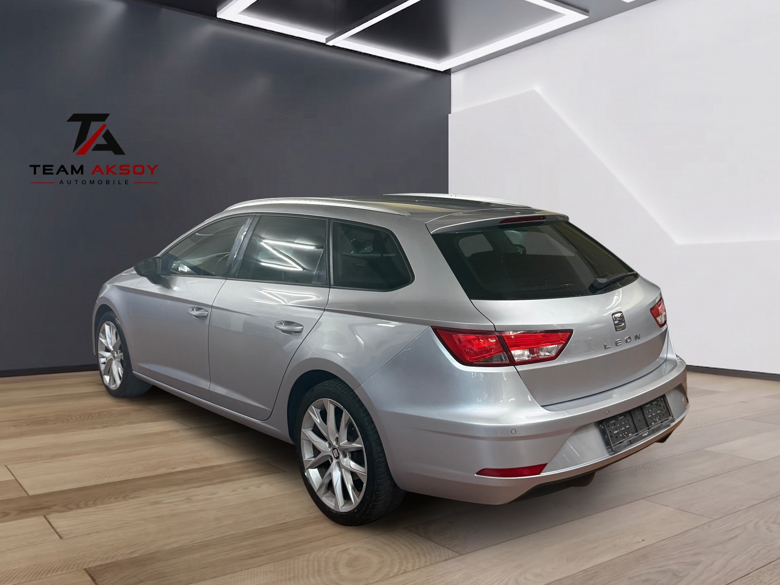 SEAT Leon ST 1.6 TDI CR Style DSG-image-6