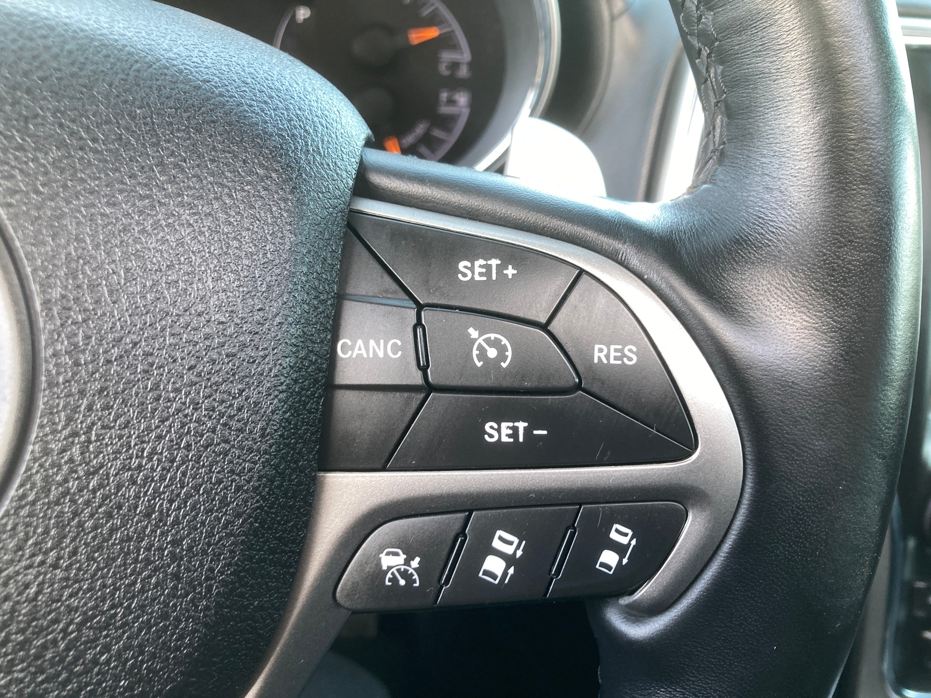 JEEP Grand Cherokee 3.0 CRD Summit Automatic-image-15