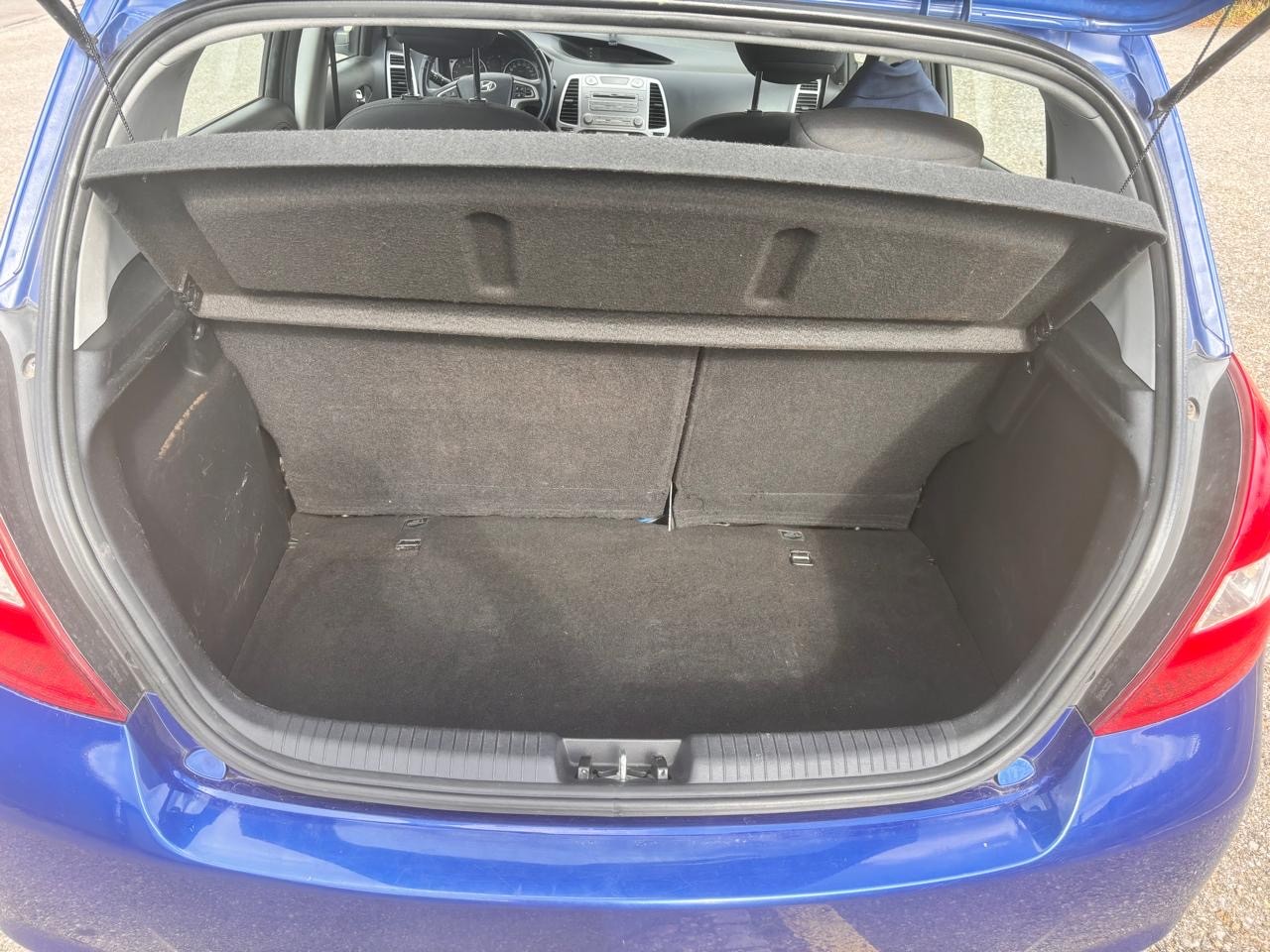 HYUNDAI 1.4 Style-image-5
