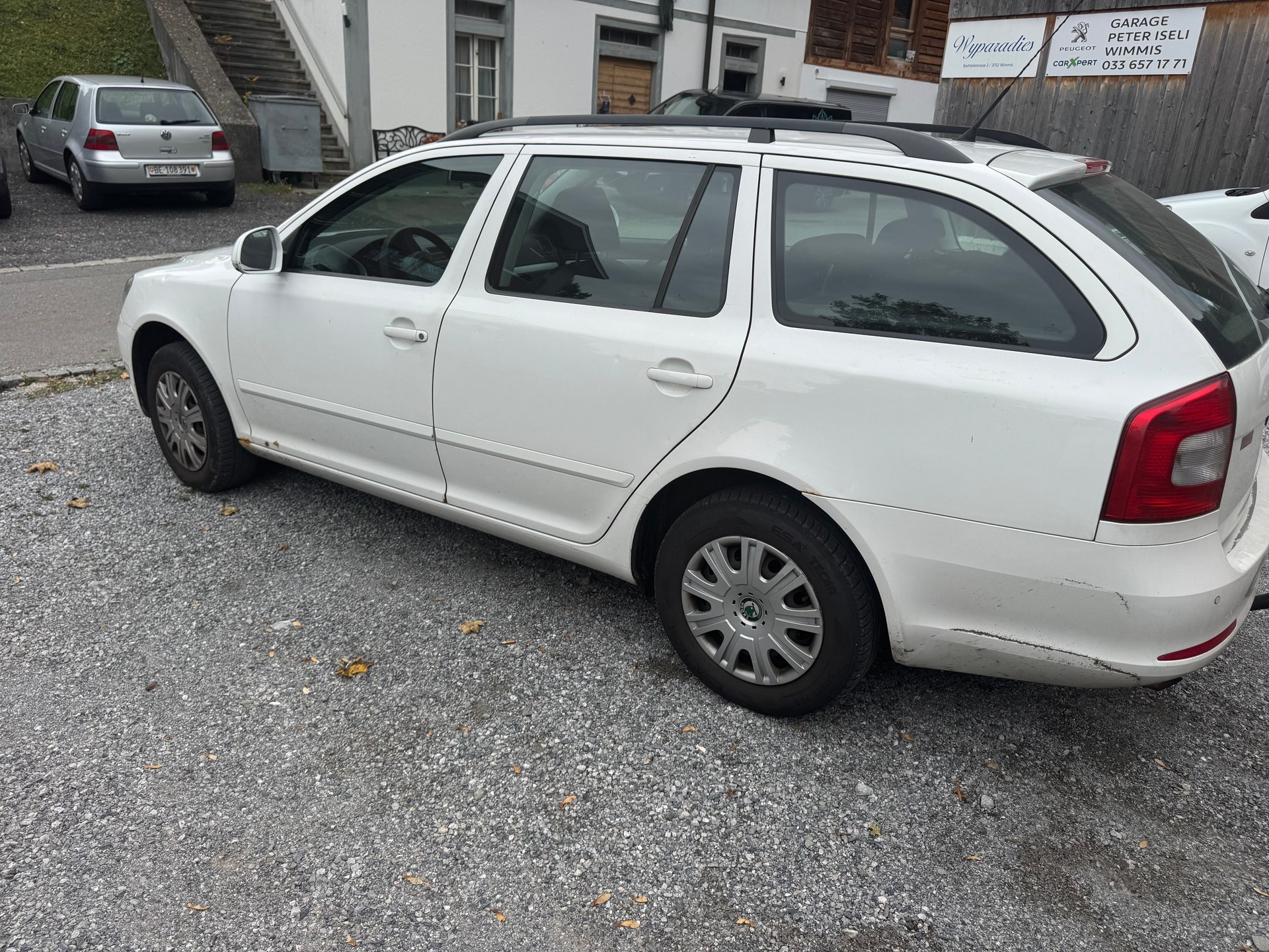 SKODA Octavia Combi 1.6 TDI Stöckli 4x4-image-2