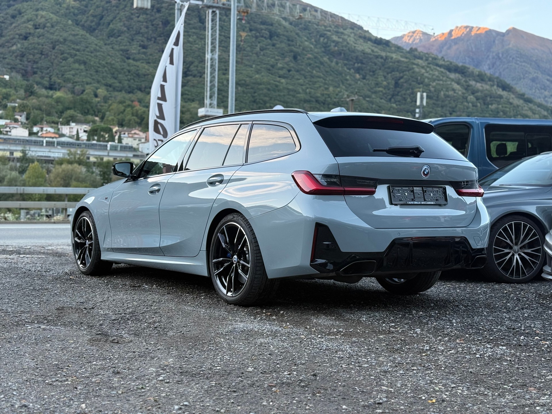 BMW M340d xDrive 48V Touring Steptronic M SPORT Pro-image-3