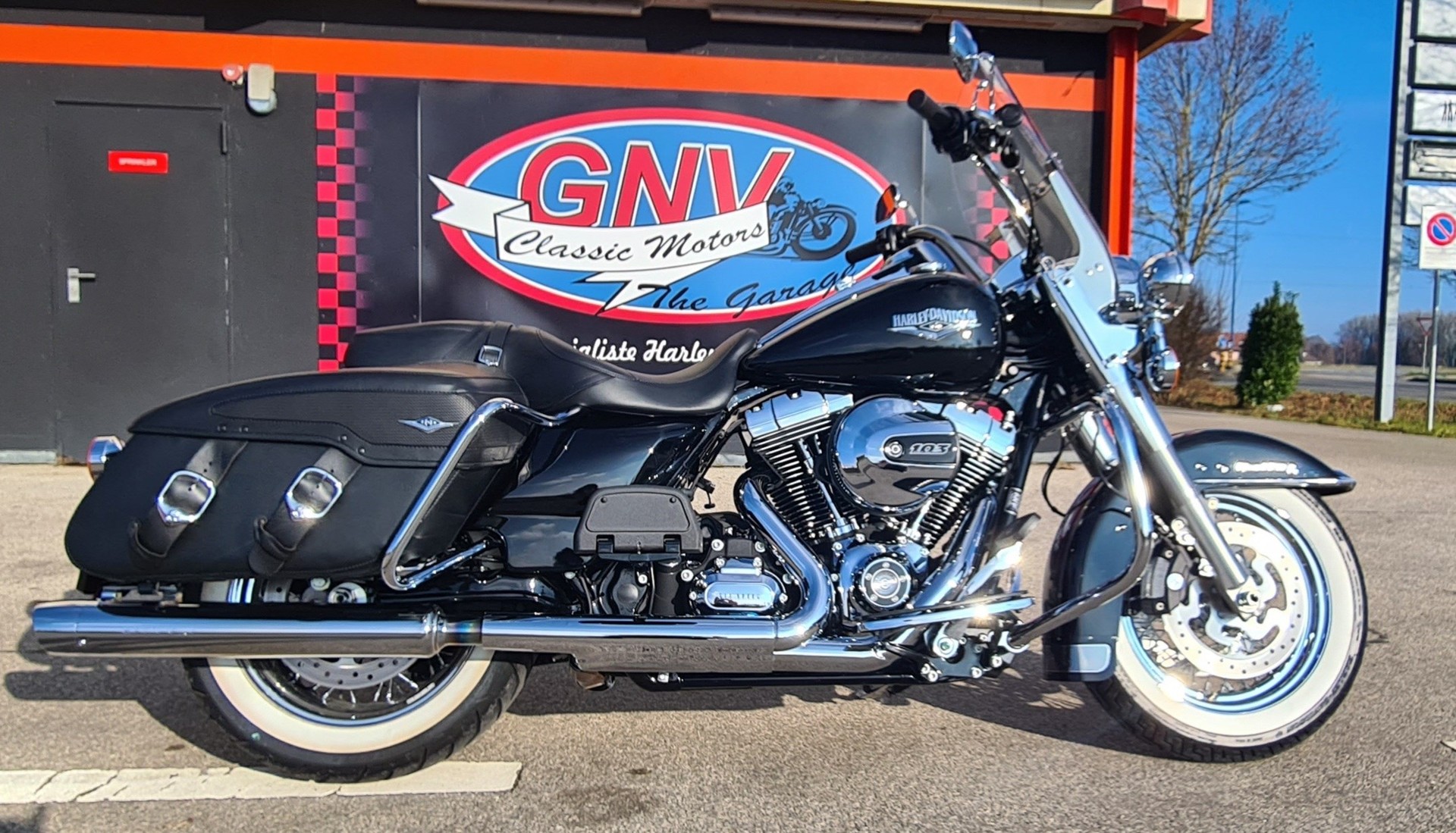 HARLEY-DAVIDSON FLHRC Road King Classic 103 ABS