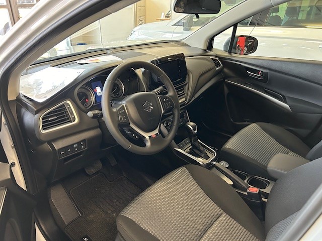 SUZUKI S-Cross 1.5 Piz Sulai Hybrid-image-4