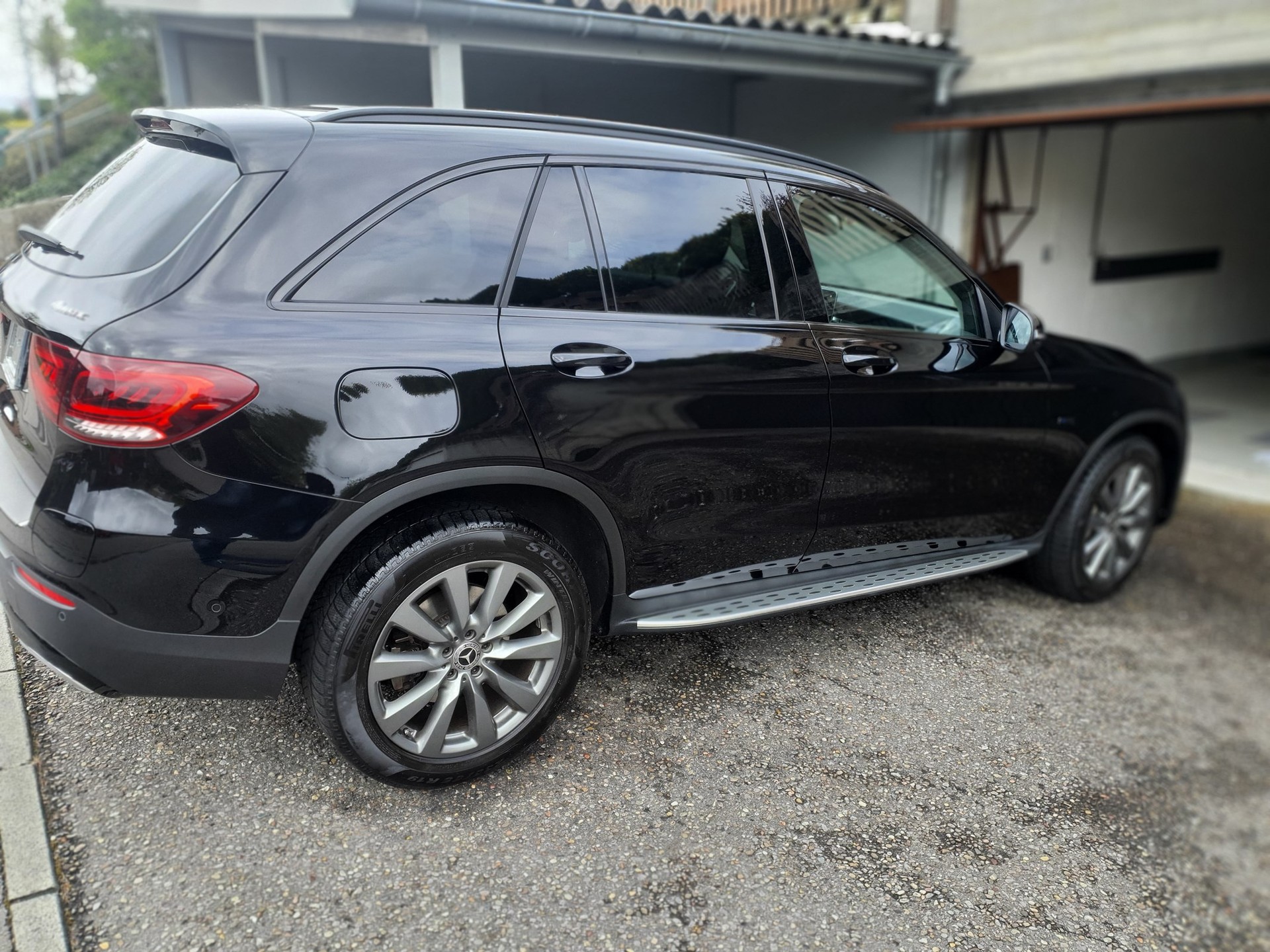 MERCEDES-BENZ GLC 300 e 4Matic 9G-Tronic-image-2