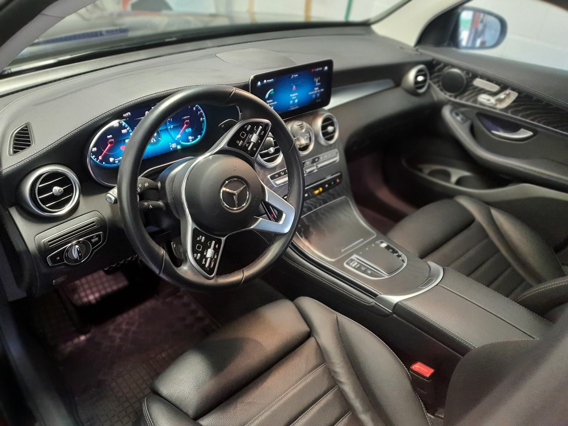 MERCEDES-BENZ GLC 300 e 4Matic 9G-Tronic-image-5