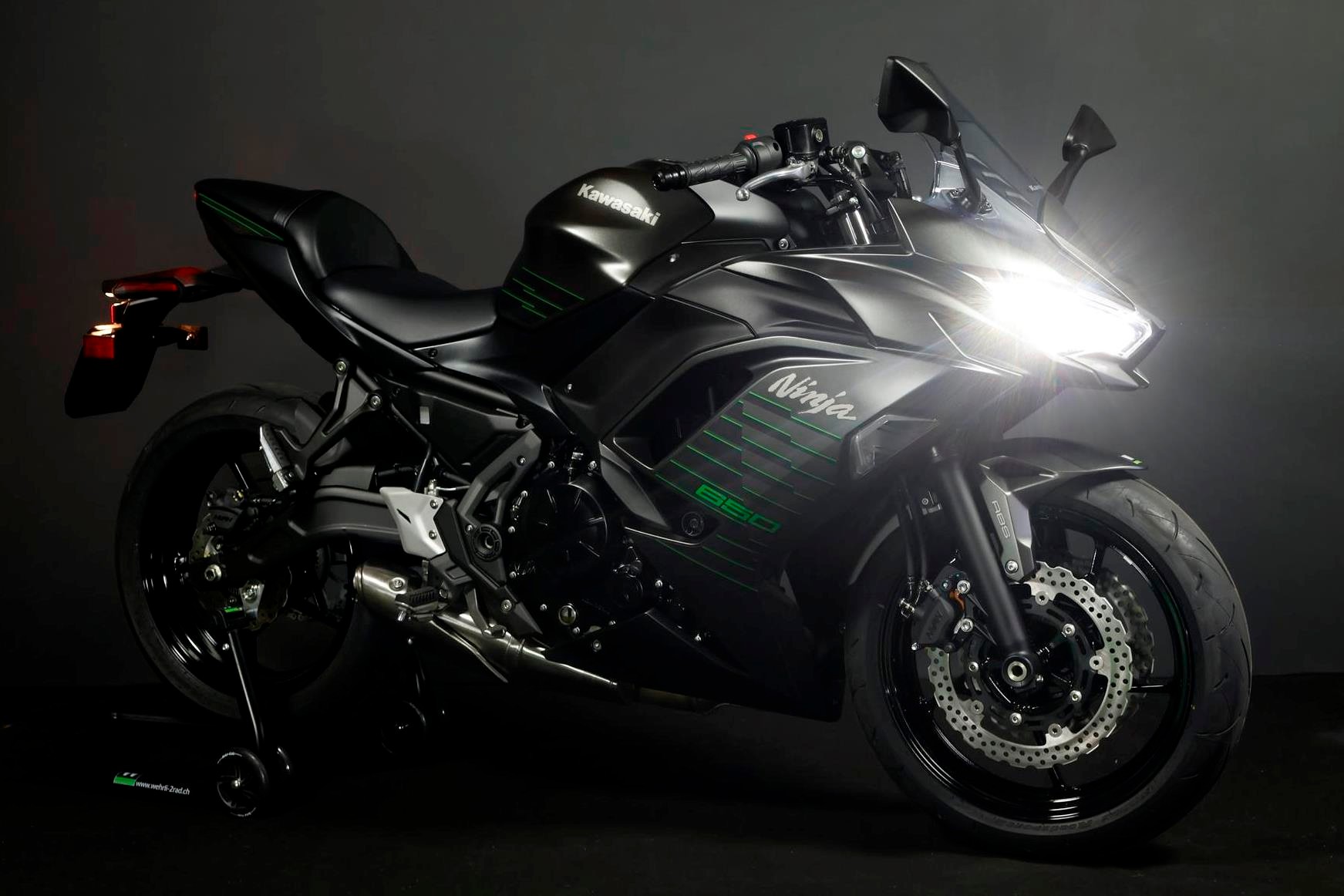 KAWASAKI Ninja 650 (50/35 KW)-showroom-element-1