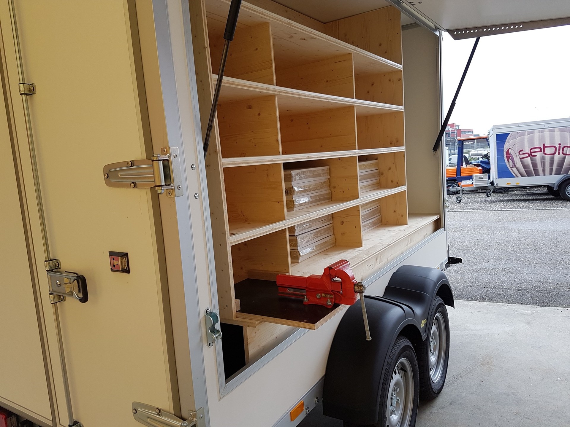 HUMBAUR DMS HK 253015 - 18P Inkl. Verkaufsklappe-image-6