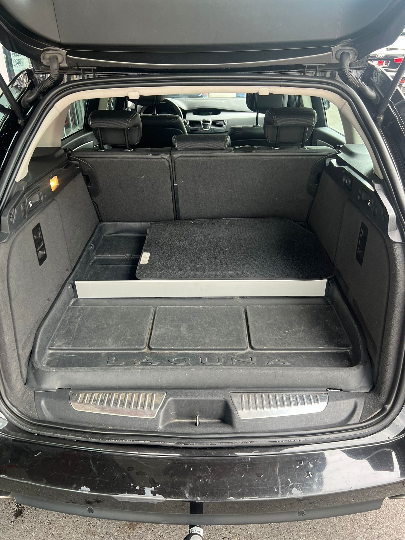 RENAULT Laguna Grandtour 2.0 16V T Dynamique Automatic-image-12