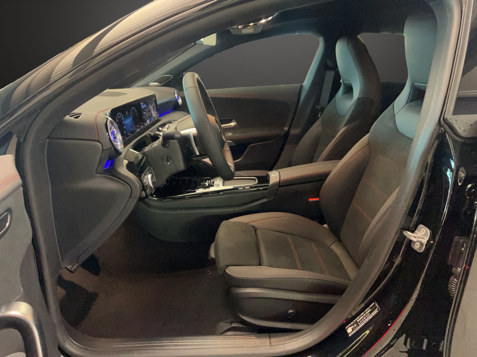 MERCEDES-BENZ CLA SB 250 8G-DCT 4M AMG Line-image-8
