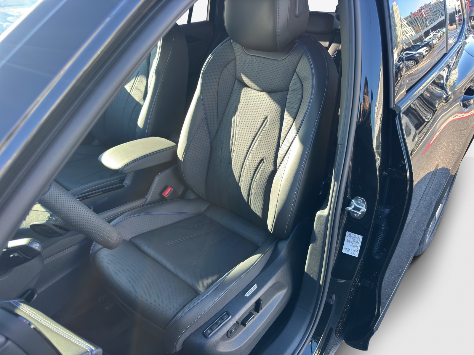 VW Tiguan 2.0 TDI SCR R-Line 4Motion DSG-image-14