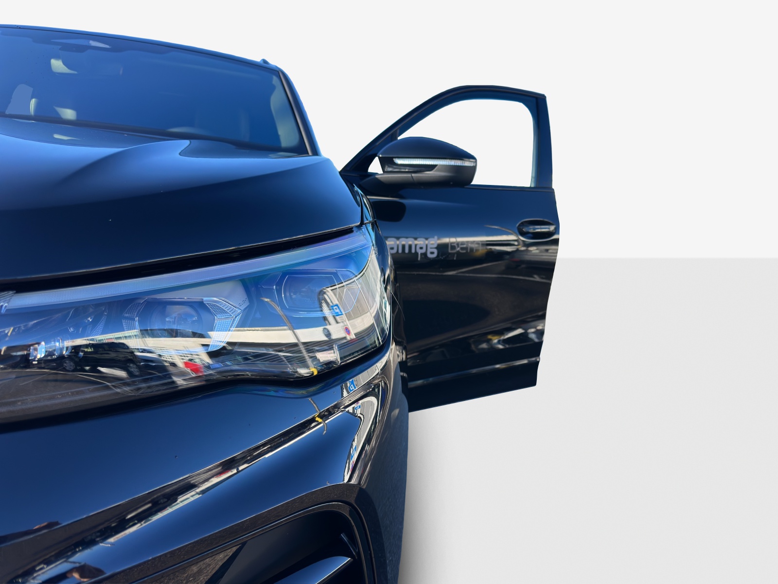 VW Tiguan 2.0 TDI SCR R-Line 4Motion DSG-image-15