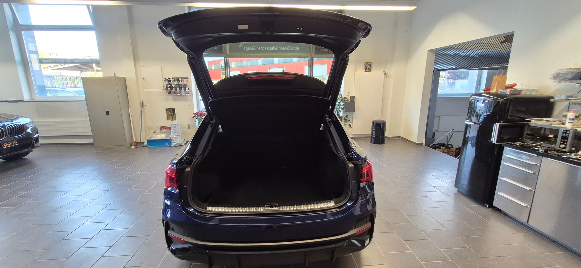 AUDI Q3 Sportback 35 TDI S line quattro S-tronic-image-13