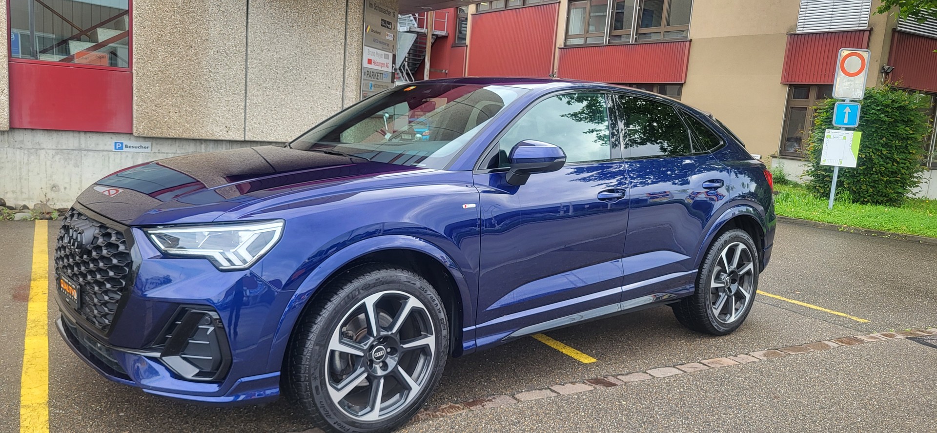 AUDI Q3 Sportback 35 TDI S line quattro S-tronic-image-1