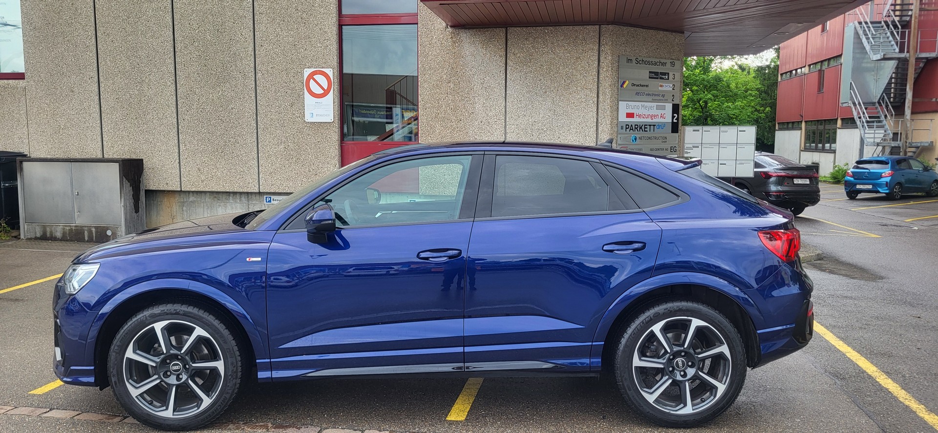 AUDI Q3 Sportback 35 TDI S line quattro S-tronic-image-3