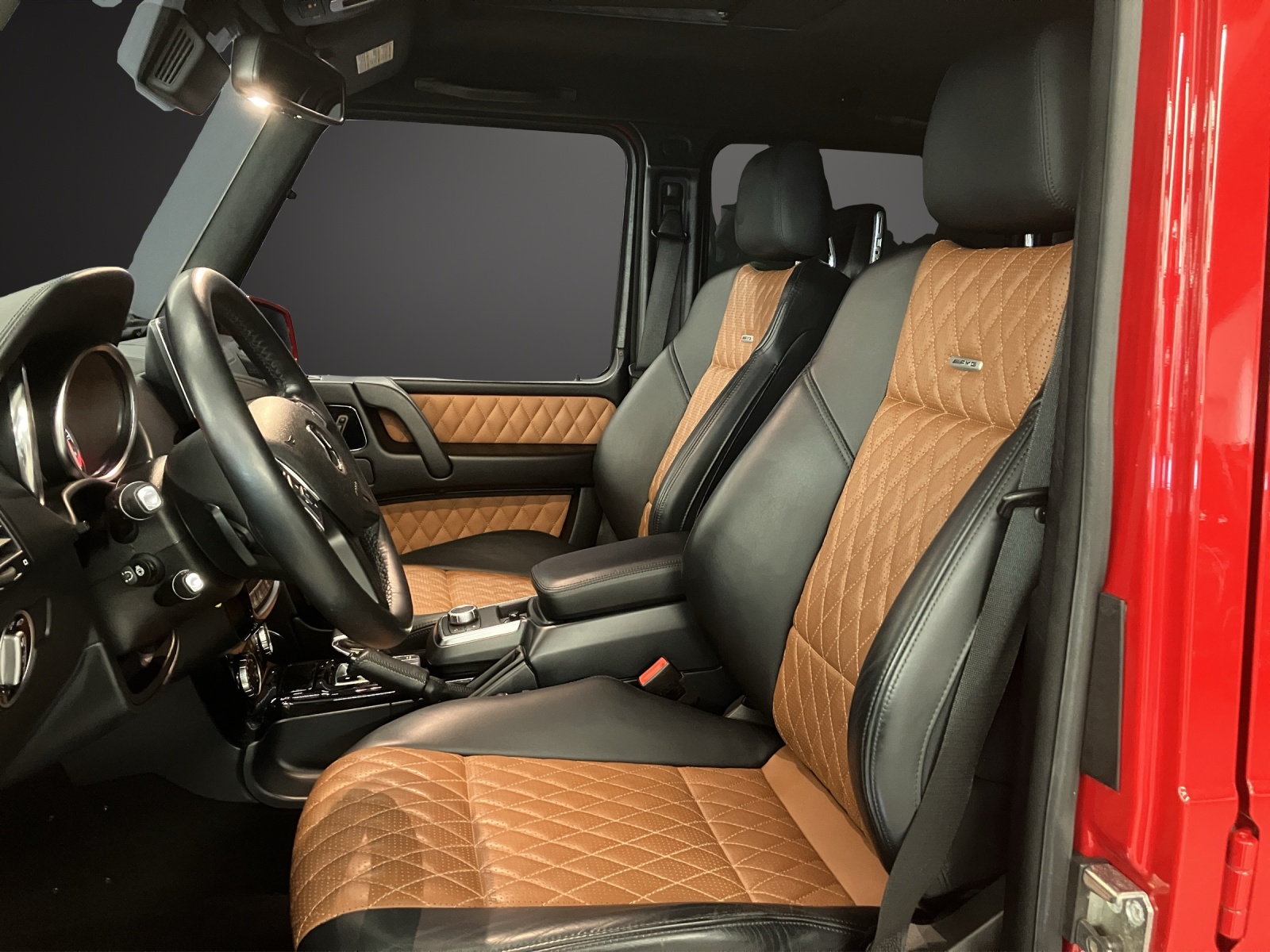 MERCEDES-BENZ G 63 AMG Automatic-image-6