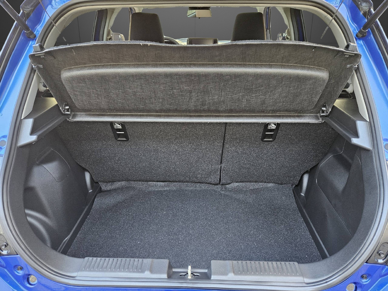 SUZUKI Swift 1.2 1st Edition Hybrid 4x4-image-5