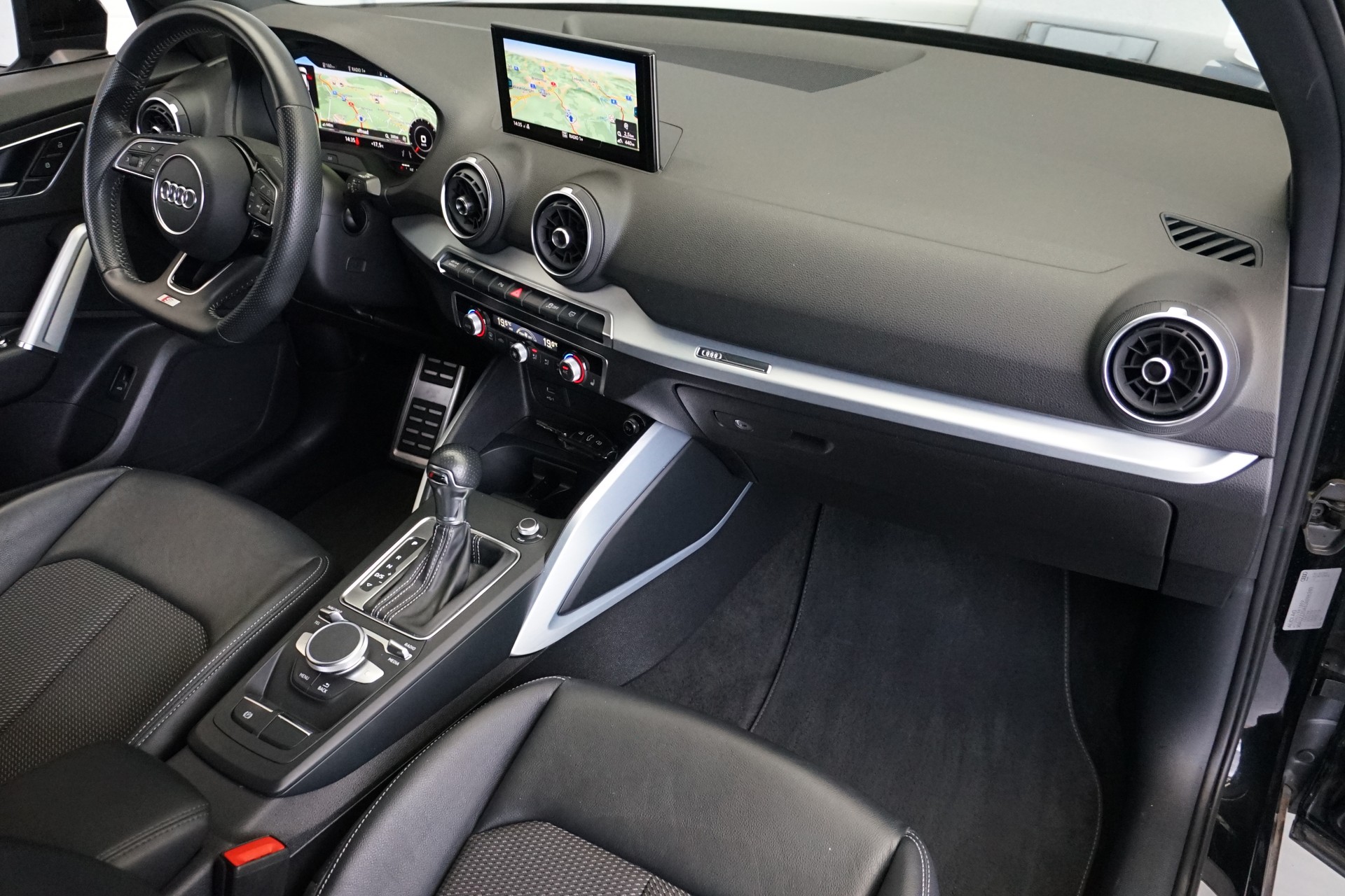 AUDI Q2 1.4 TFSI Sport Automat 150PS-image-15