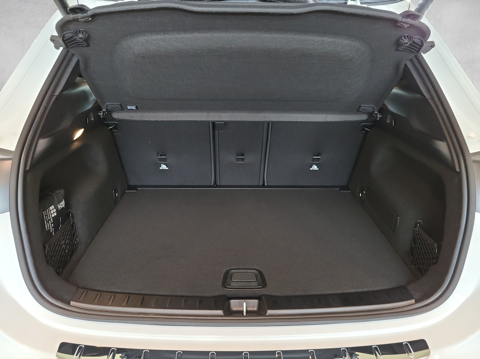 MERCEDES-BENZ GLA 200 Night Star 7G-DCT-image-13