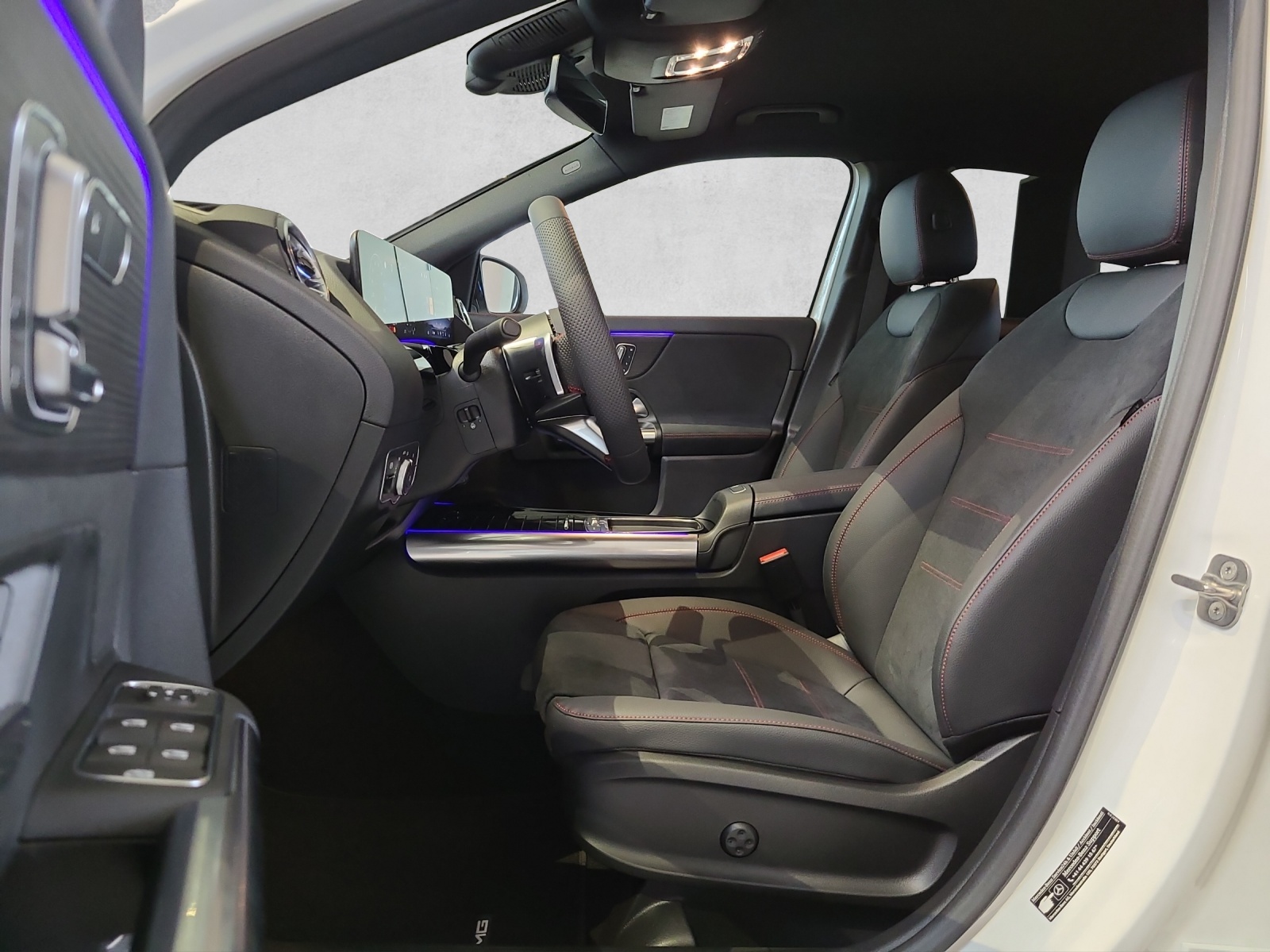 MERCEDES-BENZ GLA 200 Night Star 7G-DCT-image-7