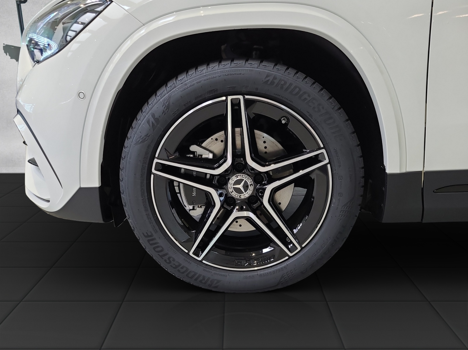 MERCEDES-BENZ GLA 200 Night Star 7G-DCT-image-9