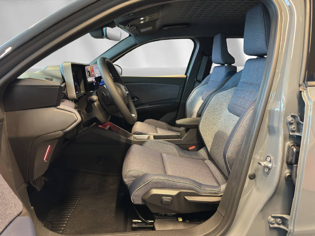 RENAULT R4 E-Tech Comfort Range techno-image-3