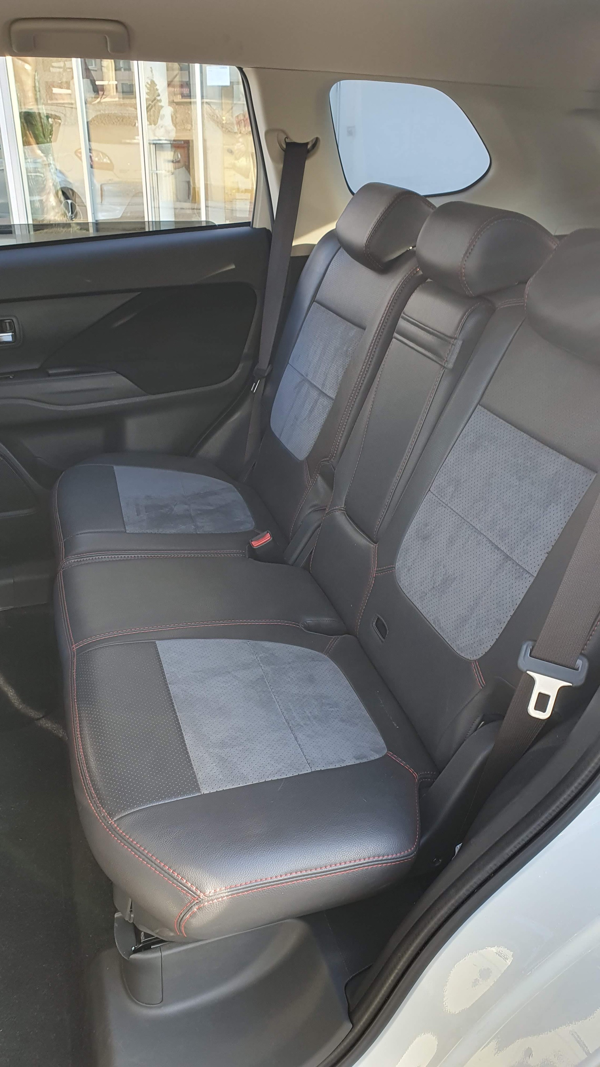 MITSUBISHI Outlander 2.2DID SwissStar Anhängelast bis 2.0t möglich-image-8