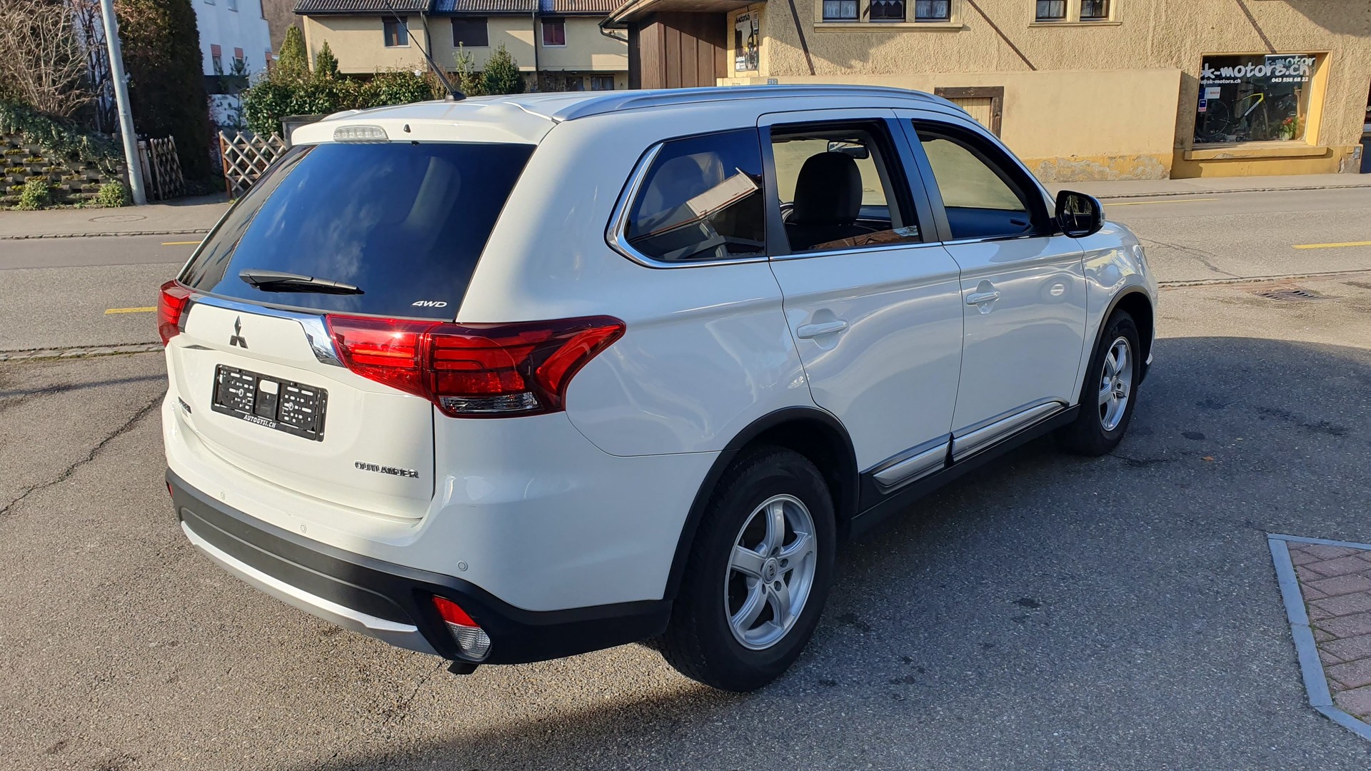 MITSUBISHI Outlander 2.2DID SwissStar Anhängelast bis 2.0t möglich-image-2