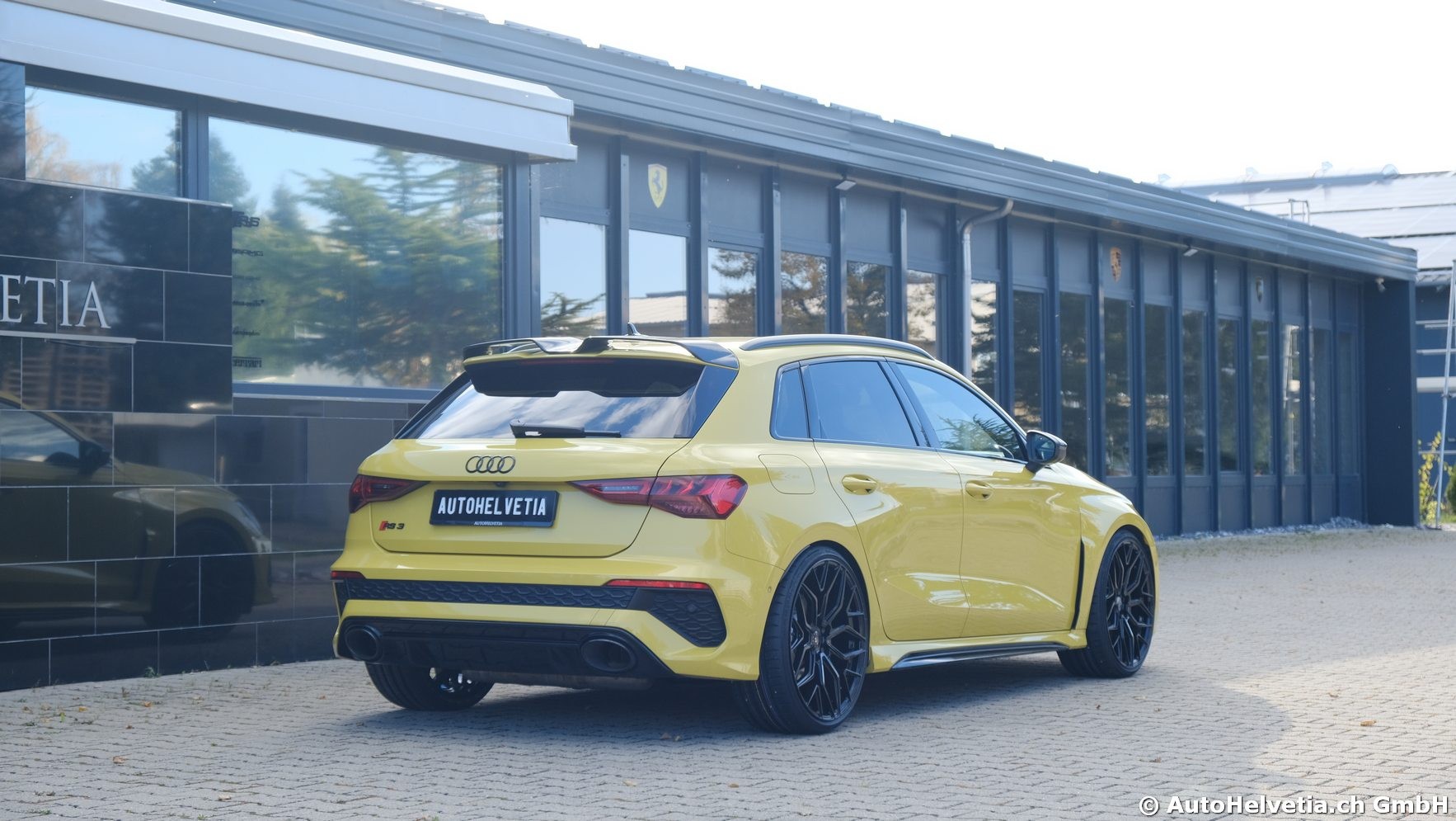 AUDI RS3 Sportback 2.5 TSI quattro S-tronic-image-4