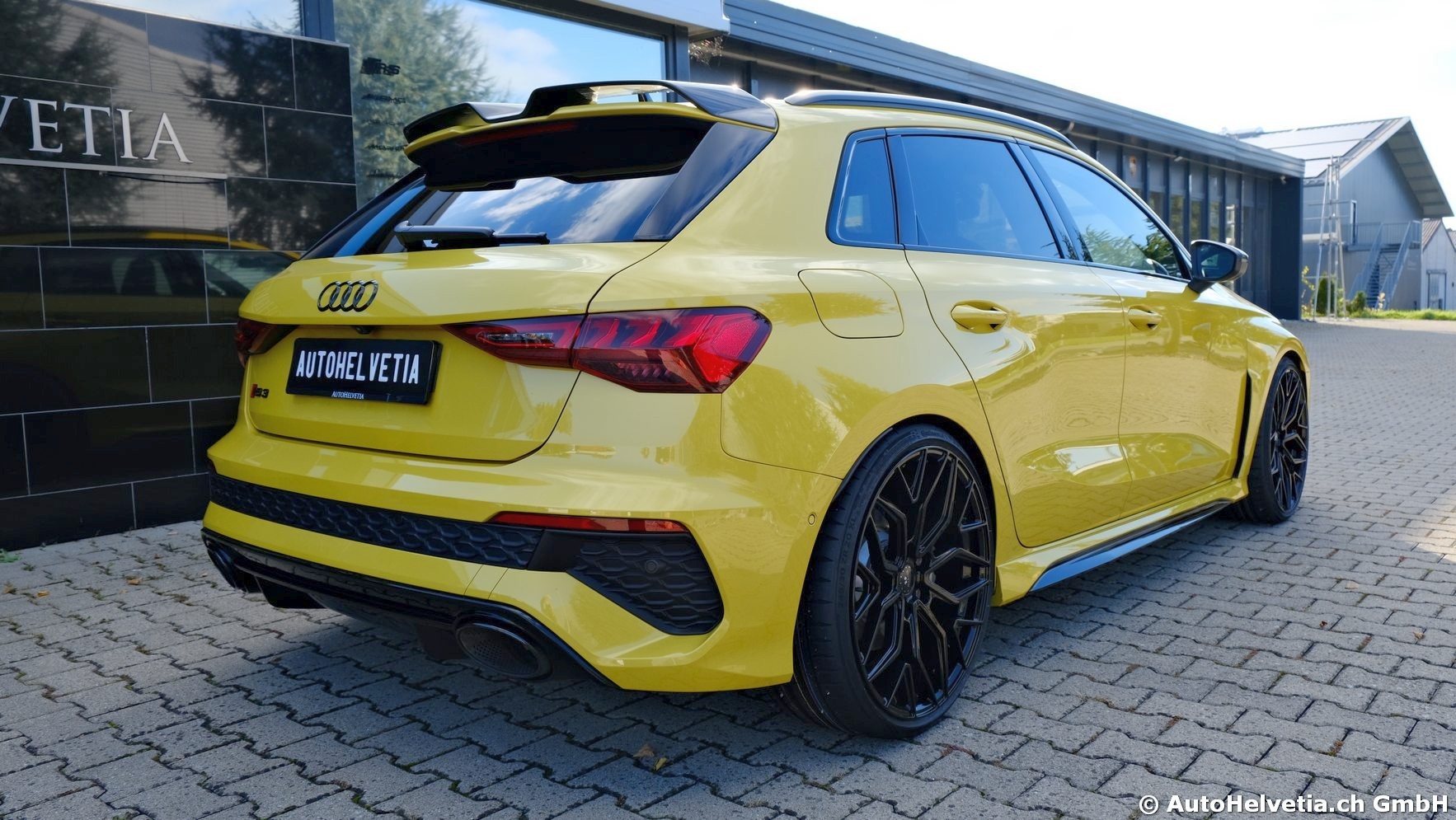 AUDI RS3 Sportback 2.5 TSI quattro S-tronic-image-6