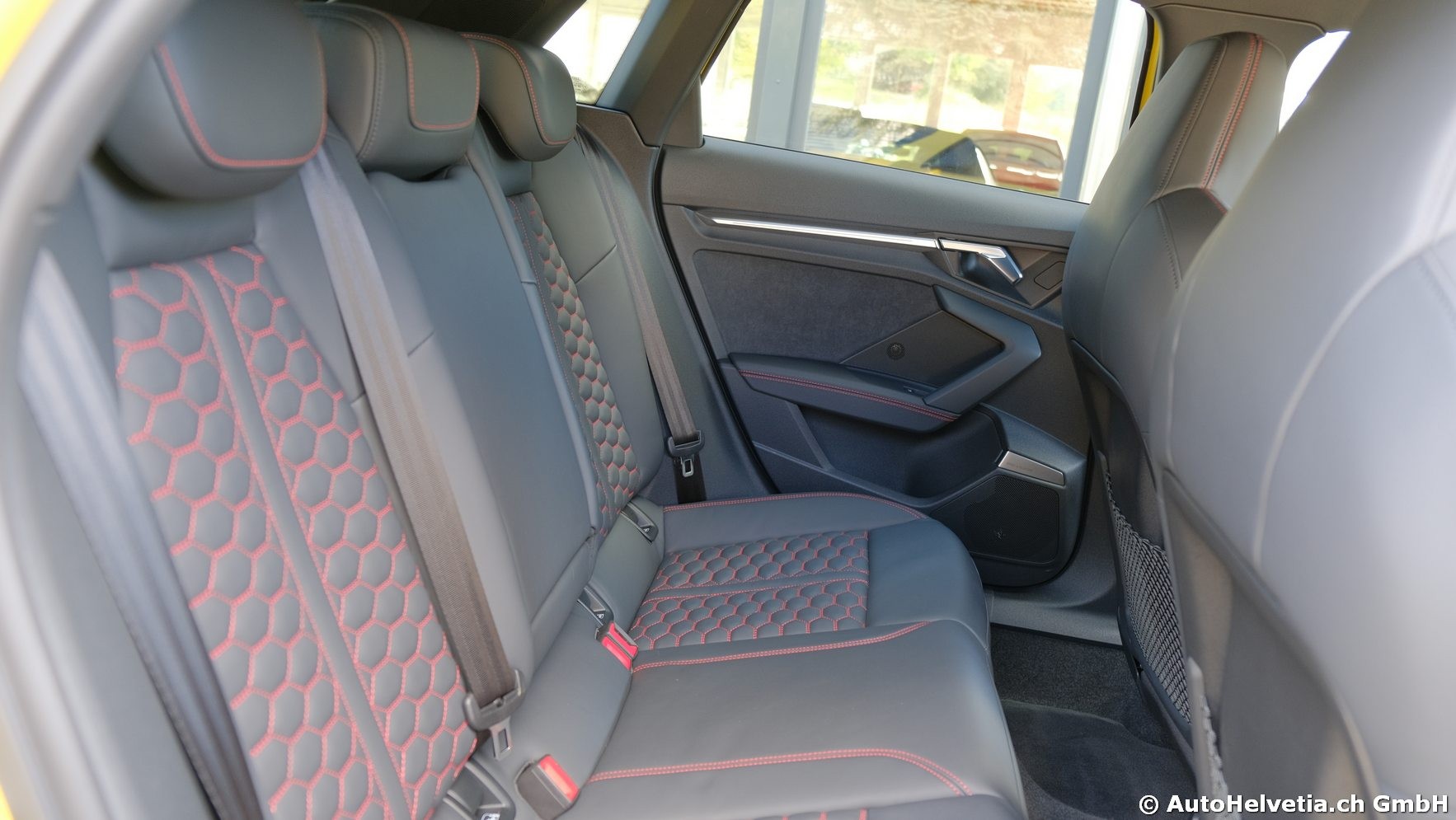 AUDI RS3 Sportback 2.5 TSI quattro S-tronic-image-17