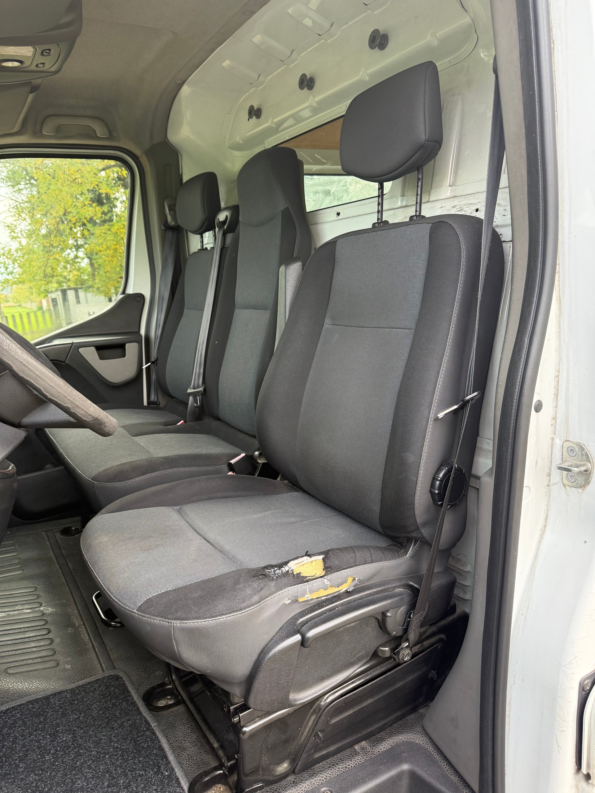 RENAULT Master T35 2.3dCi L2H2-image-13