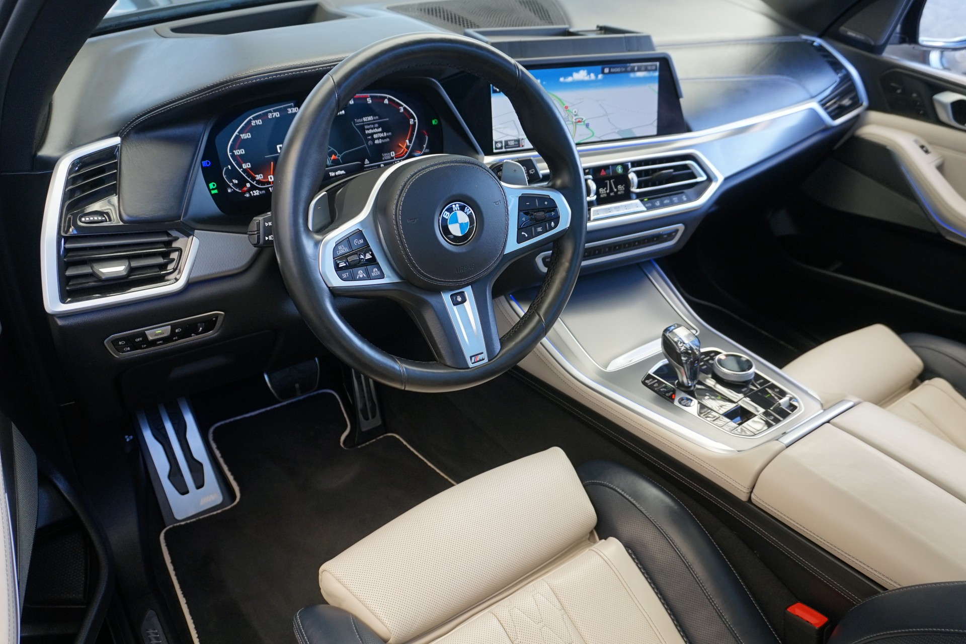 BMW X5 xDrive M50d-image-18