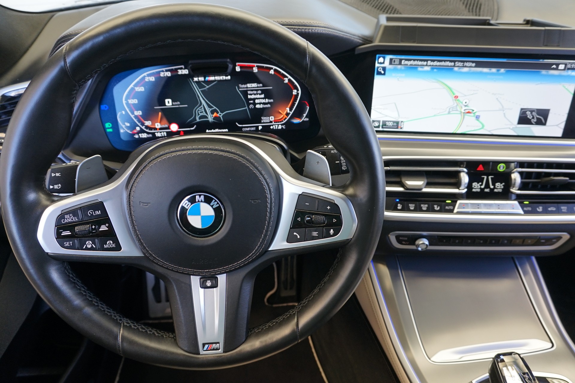 BMW X5 xDrive M50d-image-17