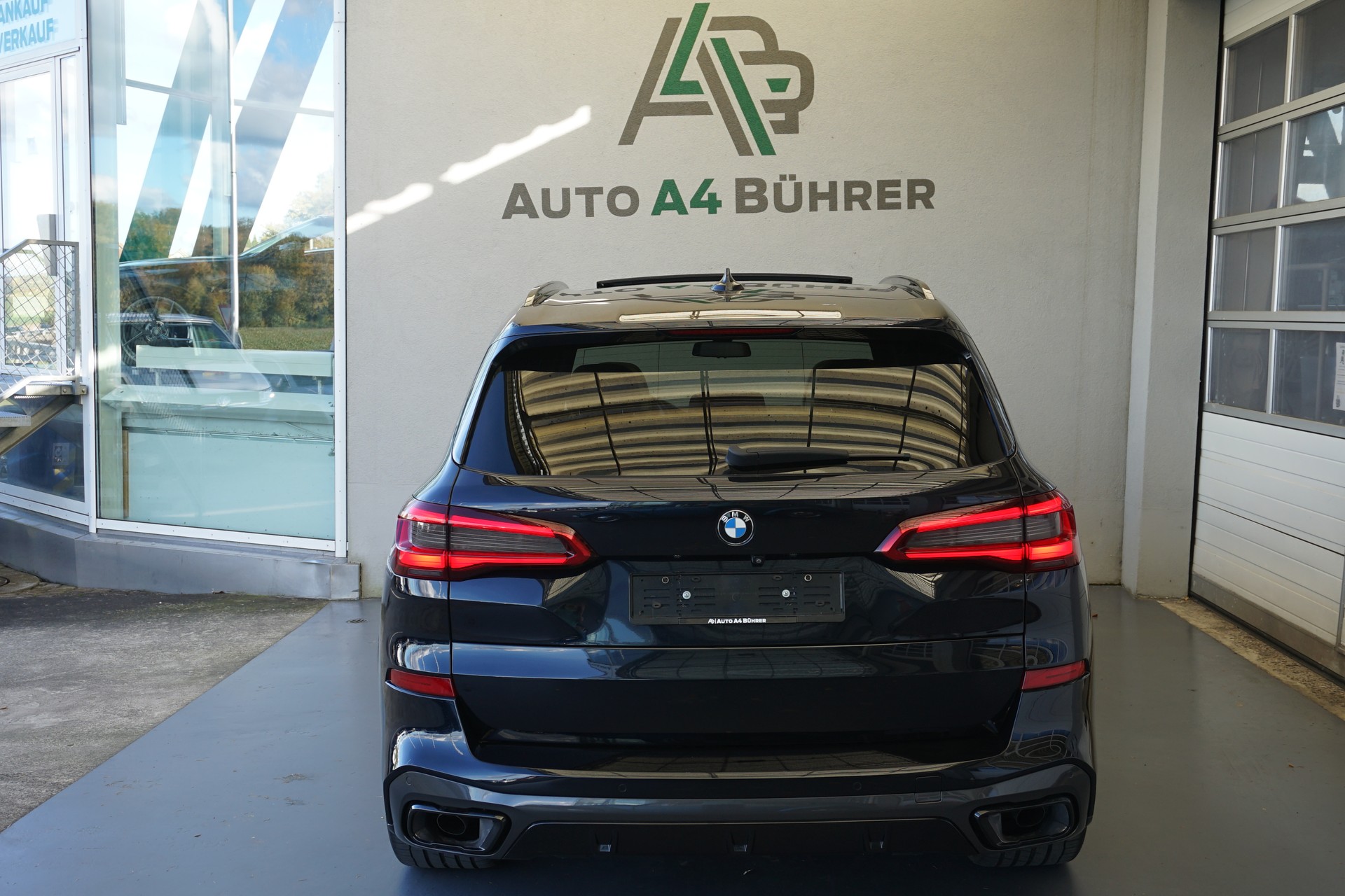 BMW X5 xDrive M50d-image-10