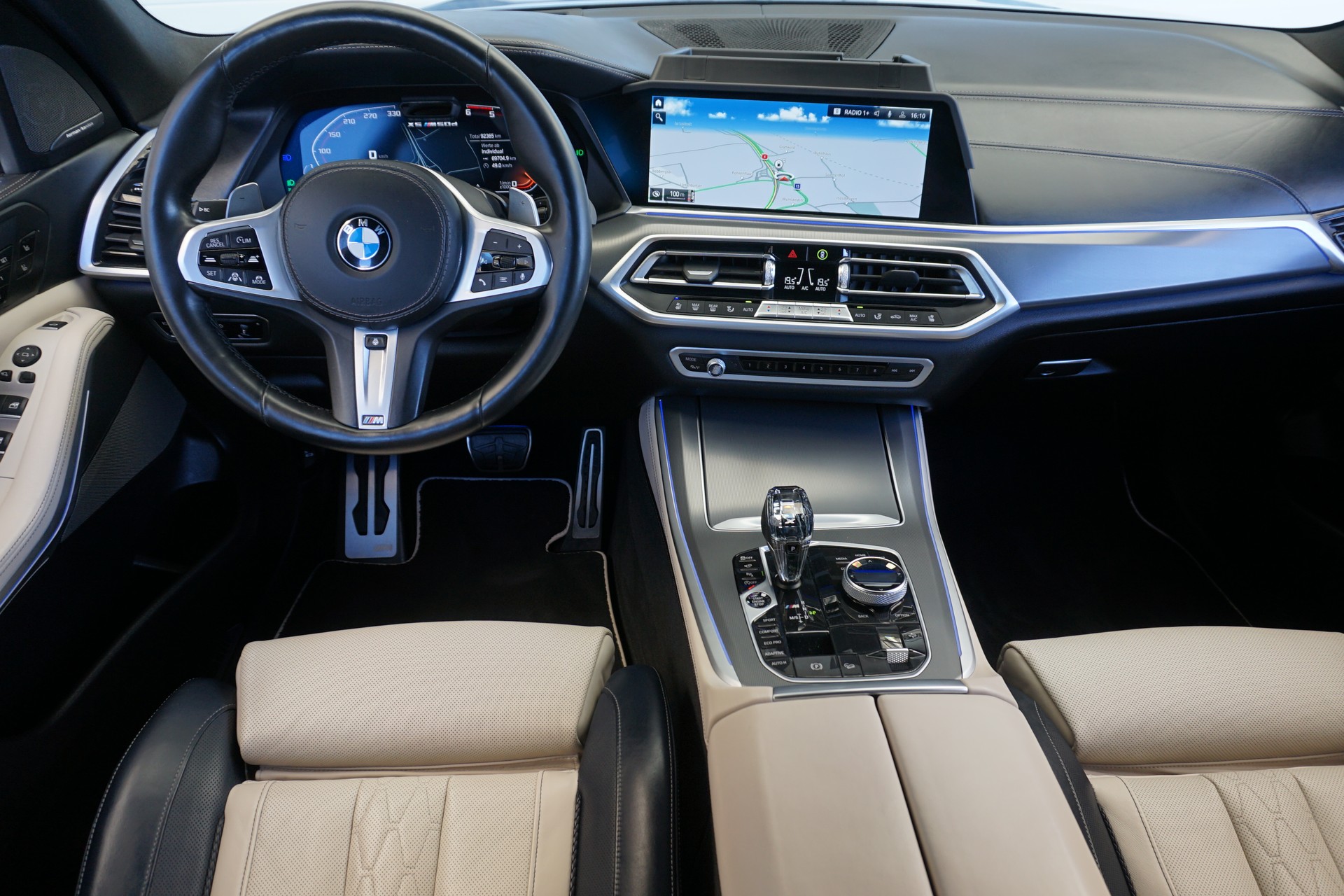 BMW X5 xDrive M50d-image-16