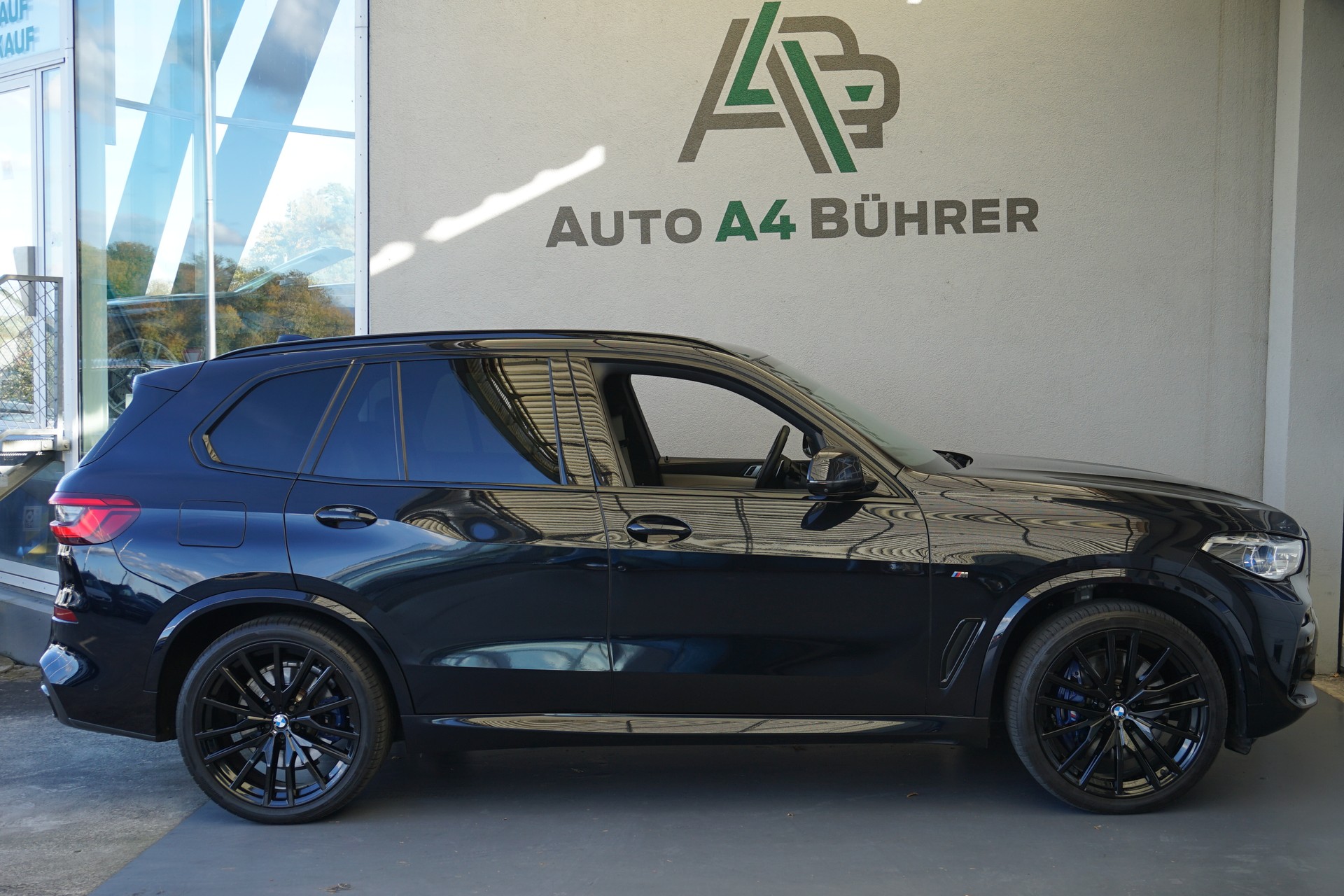 BMW X5 xDrive M50d-image-4