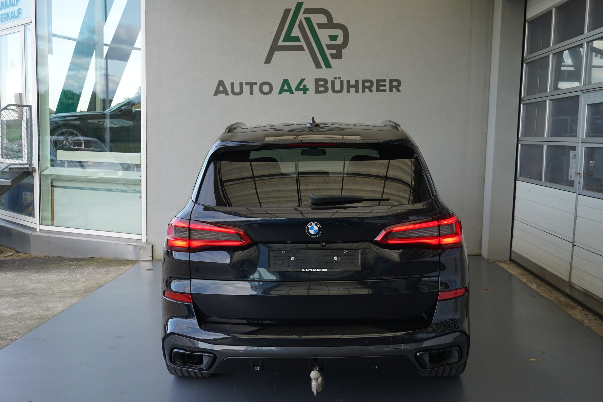 BMW X5 xDrive M50d-image-11