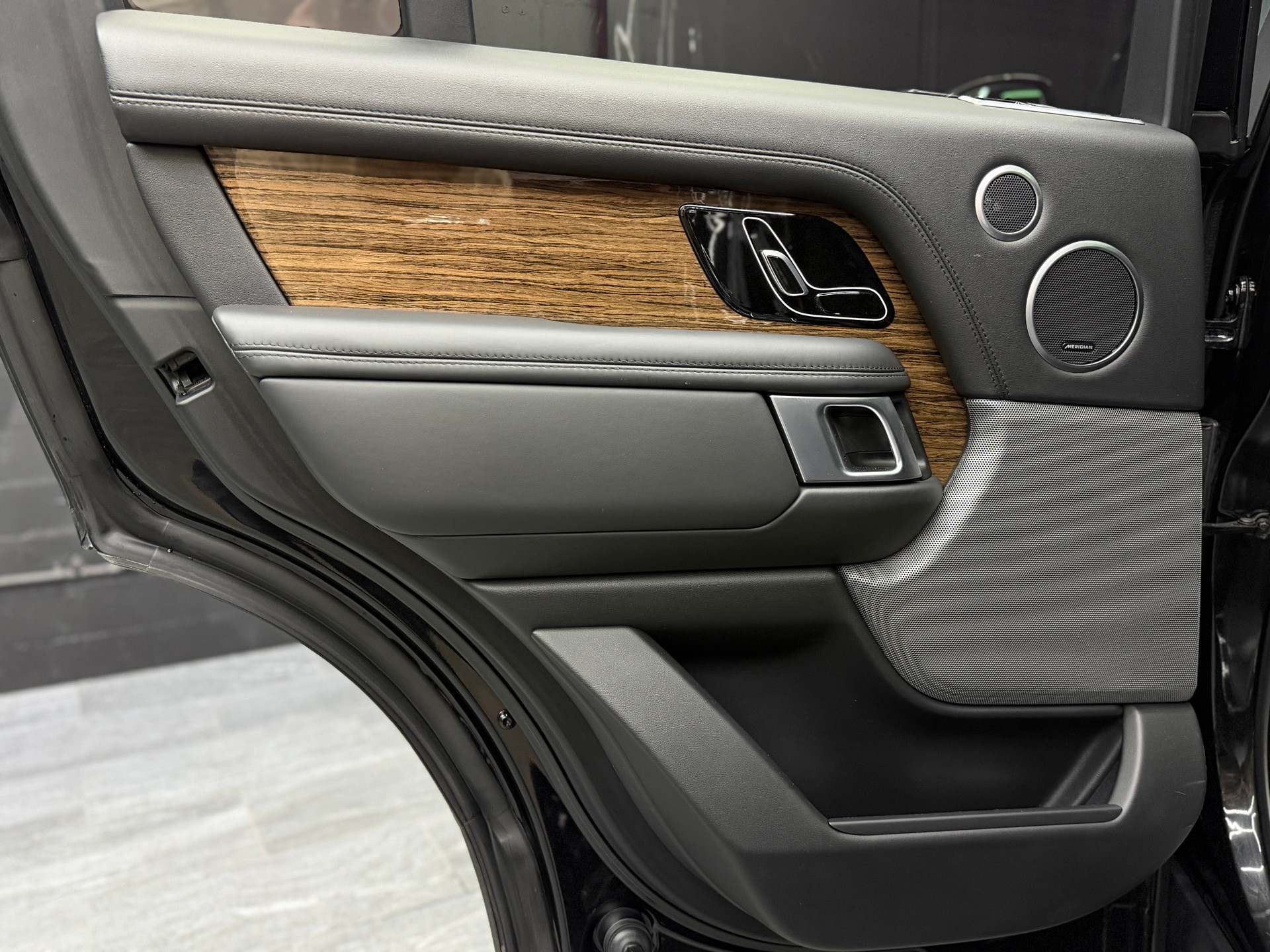 LAND ROVER Range Rover 3.0 SDV6 Vogue Automatic-image-19