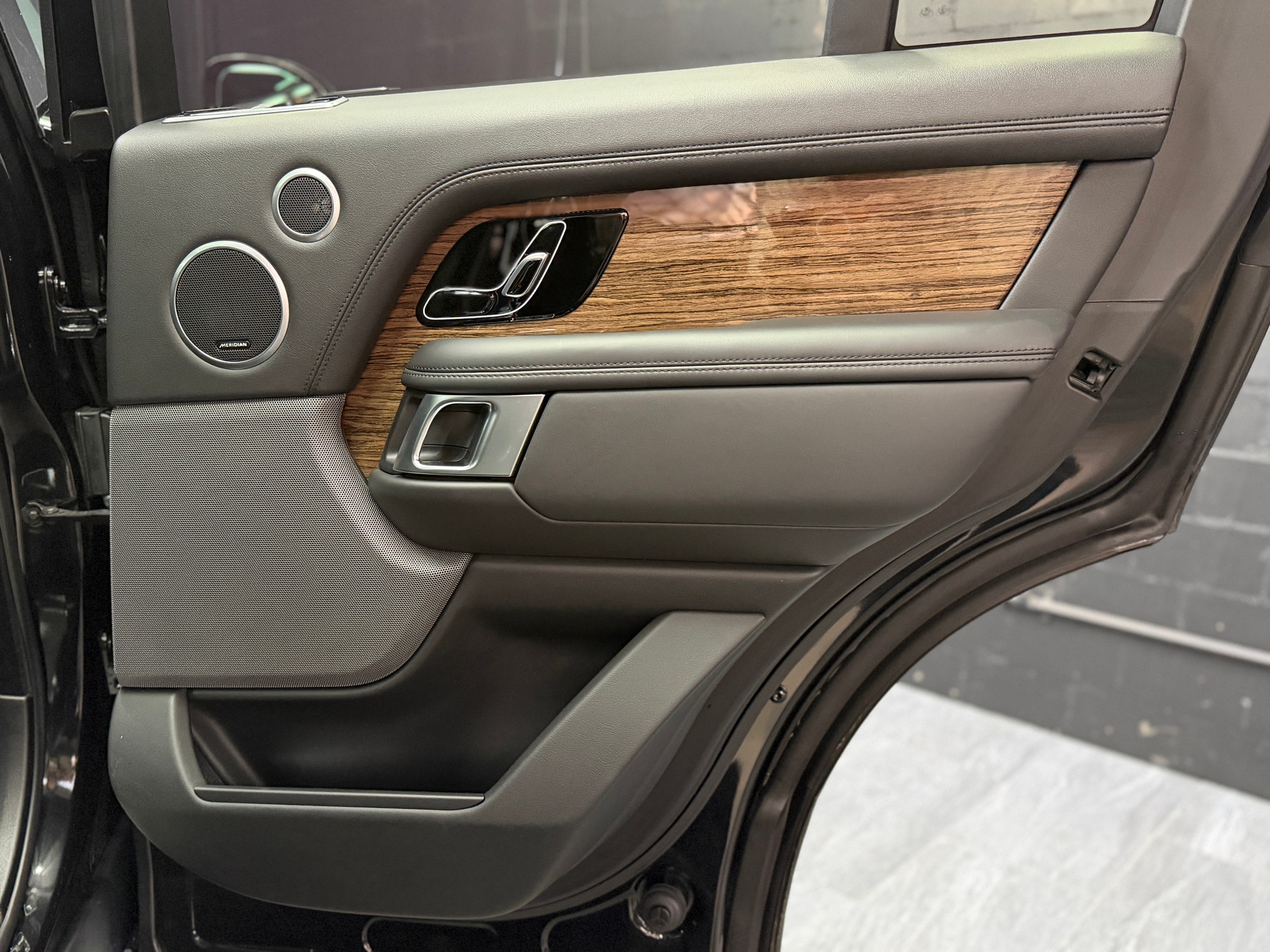 LAND ROVER Range Rover 3.0 SDV6 Vogue Automatic-image-18