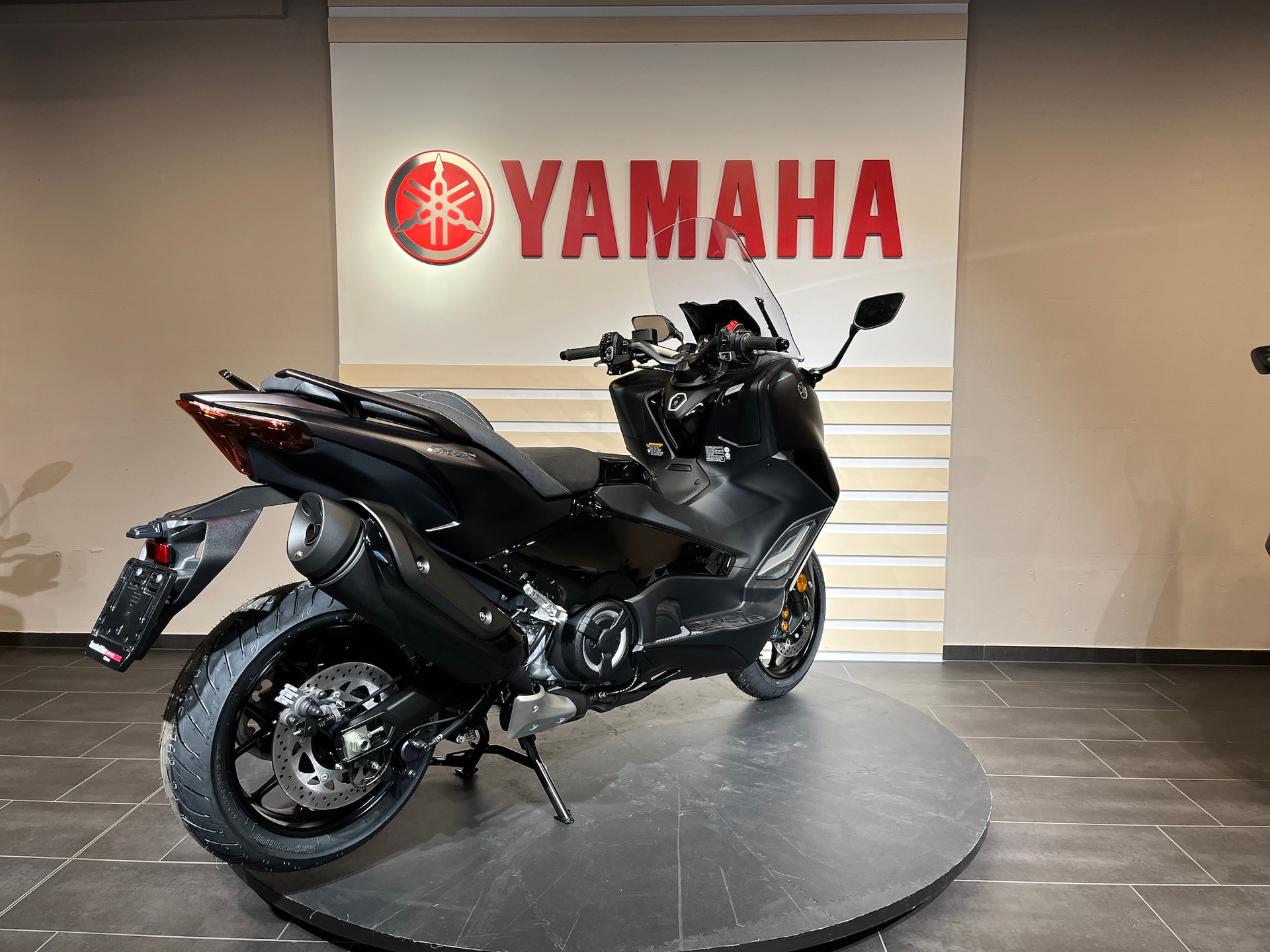 YAMAHA TMAX Tech MAX-showroom-element-3