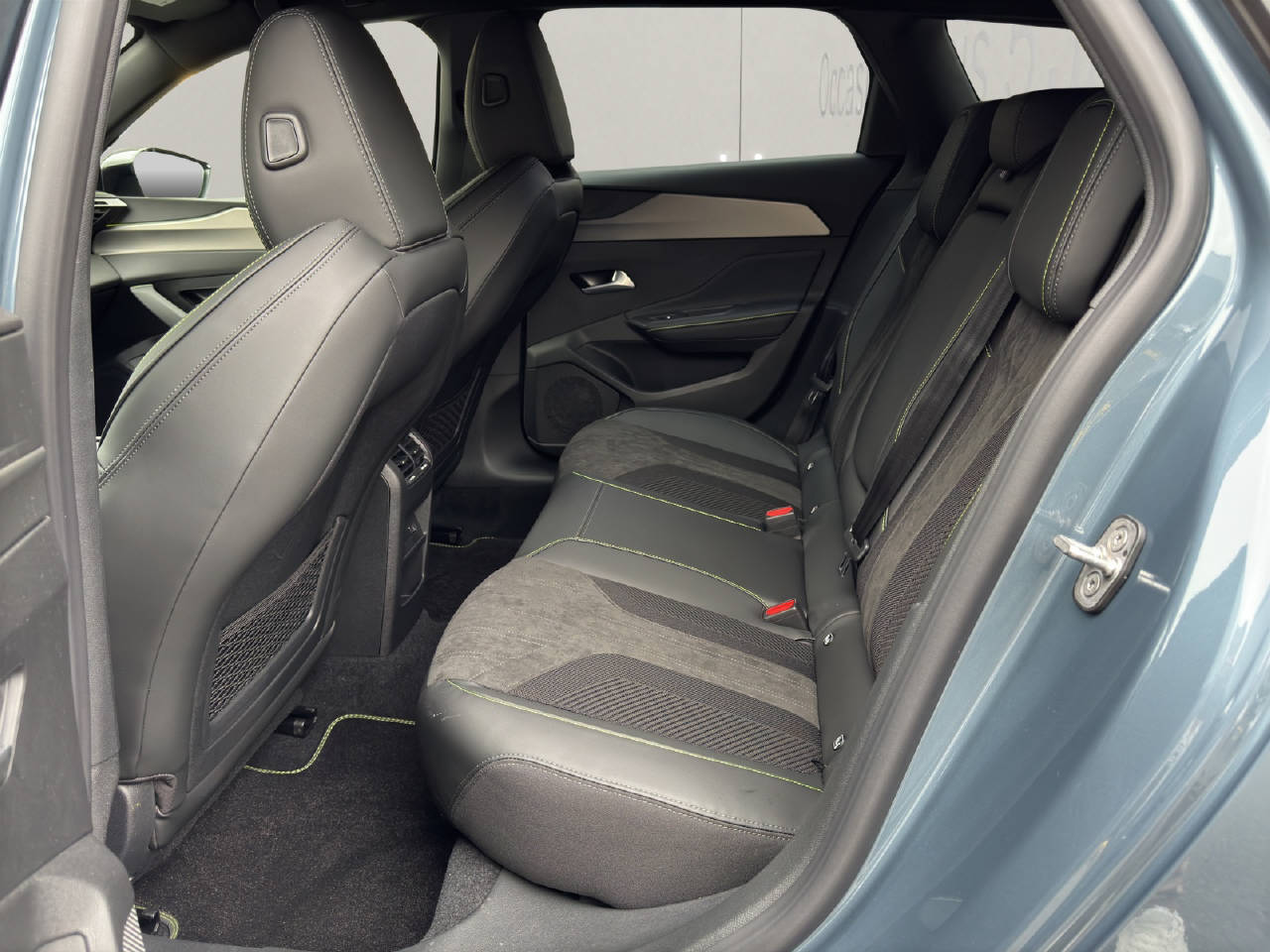 PEUGEOT 308 SW 1.2 Hybrid GT-image-9