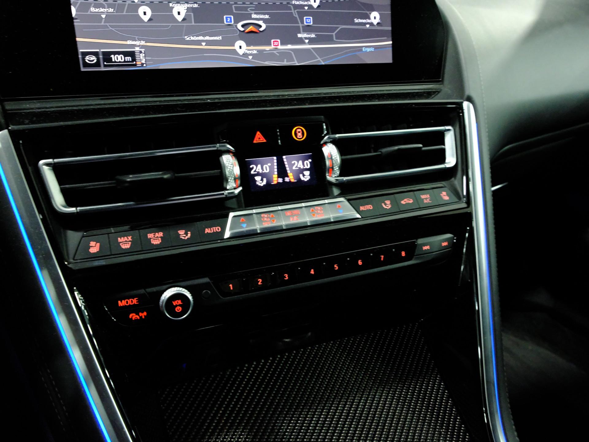 BMW 840d xDrive M Sport Steptronic-image-14