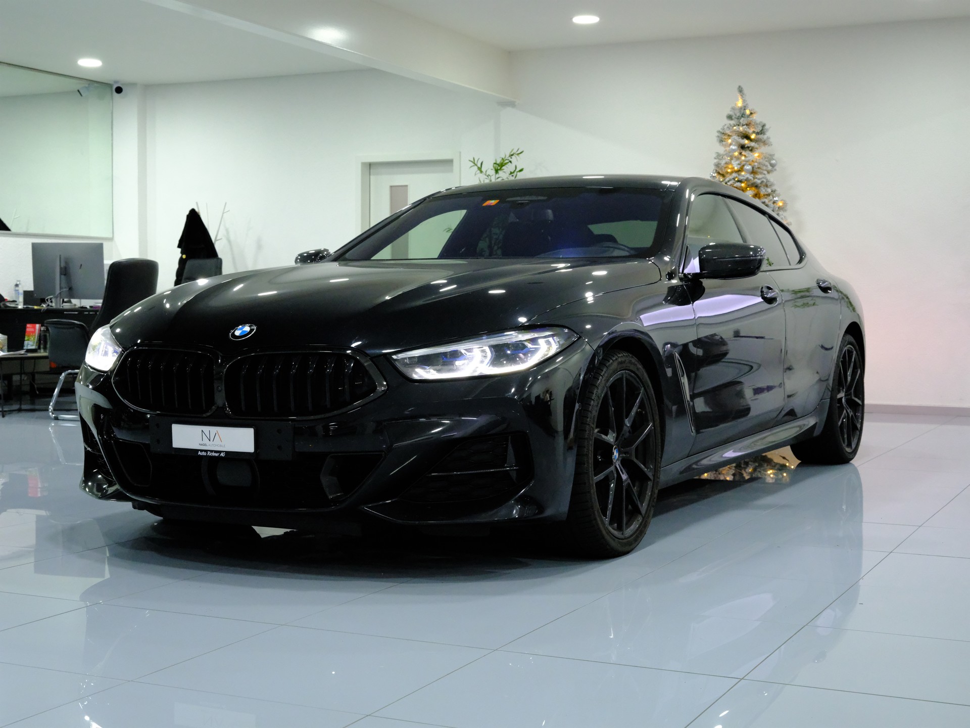 BMW 840d xDrive M Sport Steptronic-showroom-element-3