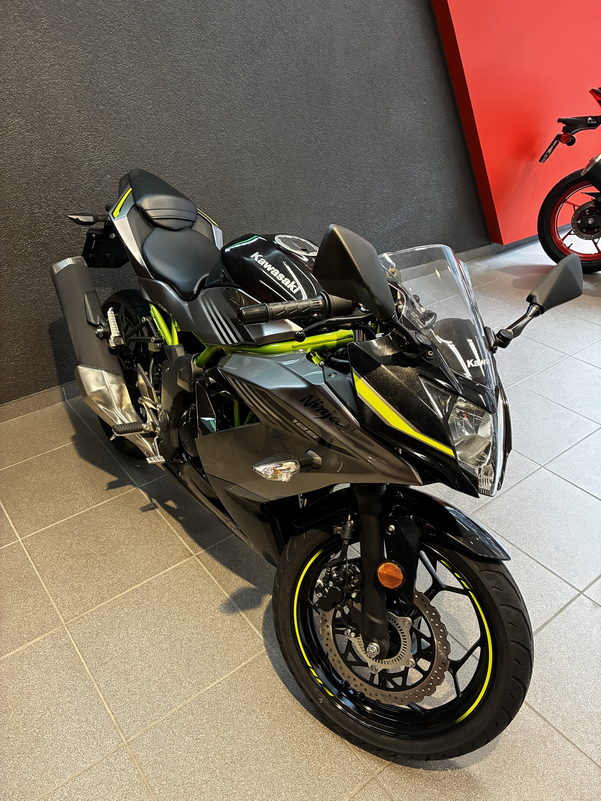 KAWASAKI Ninja 125 MY 2026-image-5