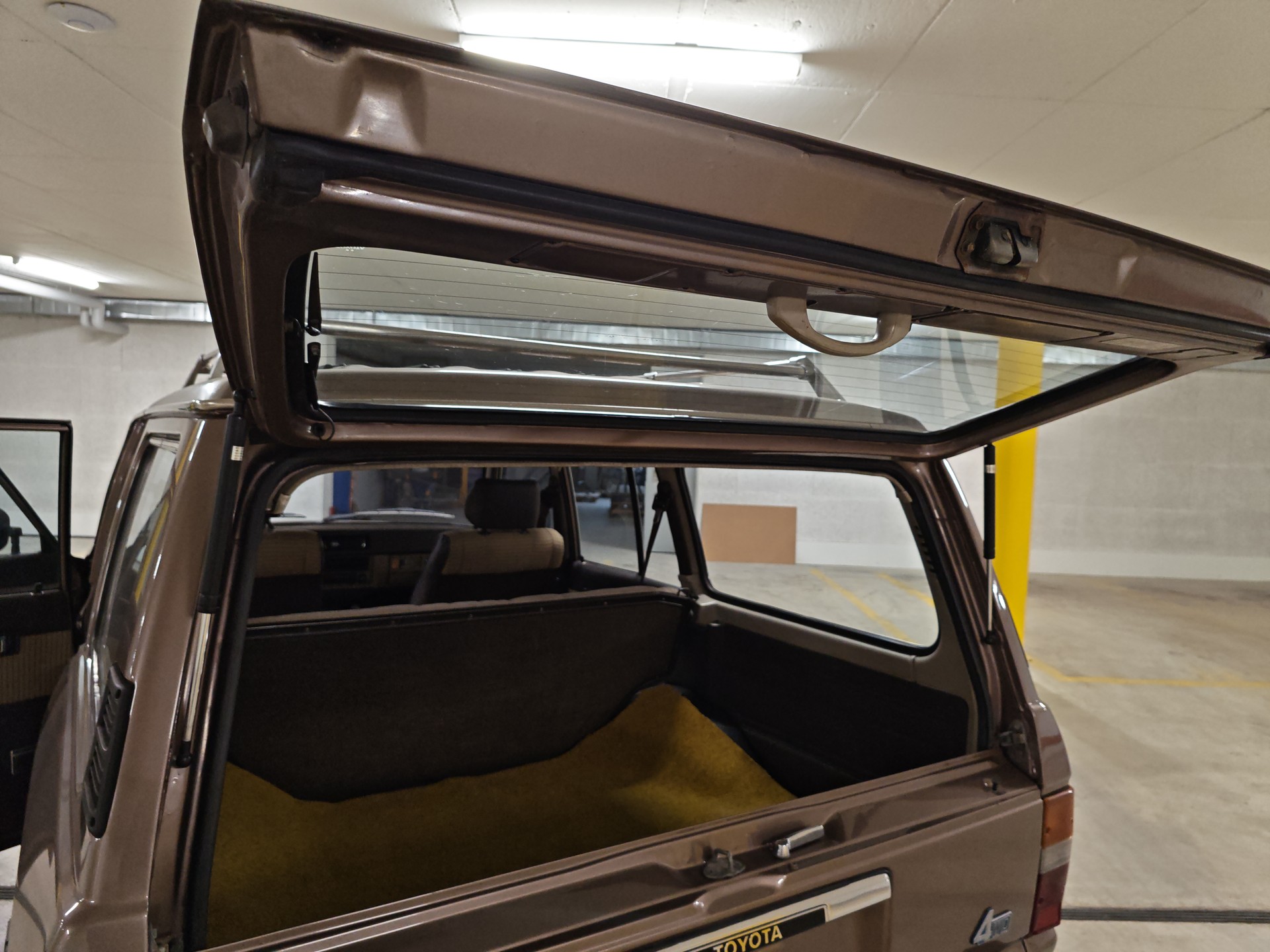TOYOTA HJ 61 Station G TD (1987)-image-14