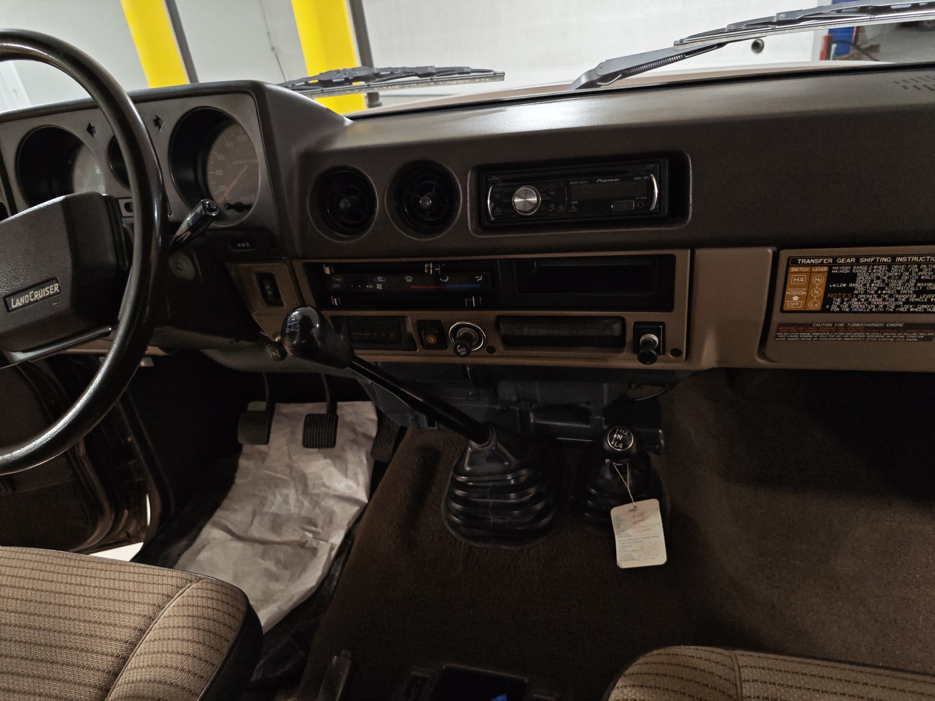 TOYOTA HJ 61 Station G TD (1987)-image-8