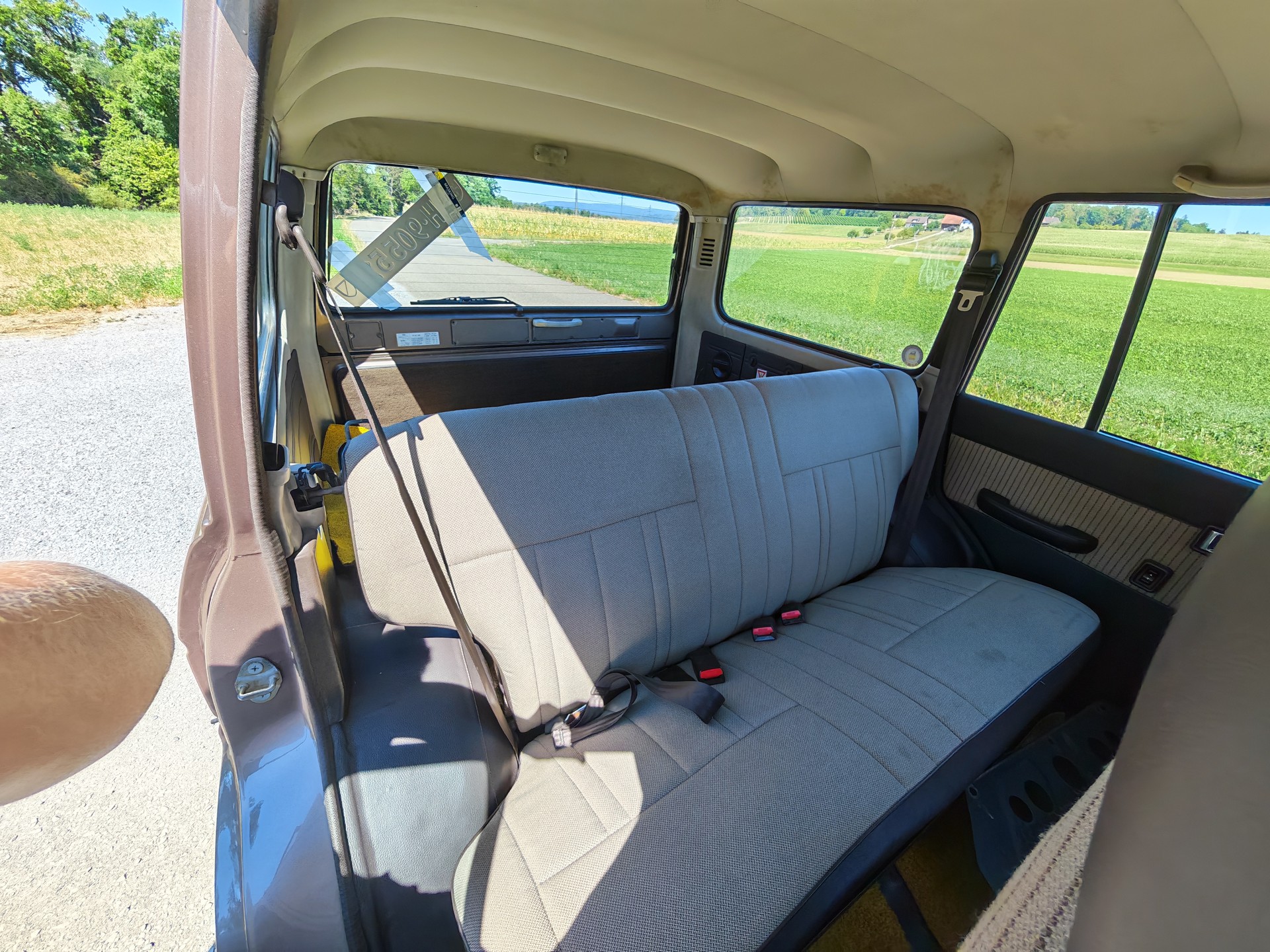 TOYOTA HJ 61 Station G TD (1987)-image-14