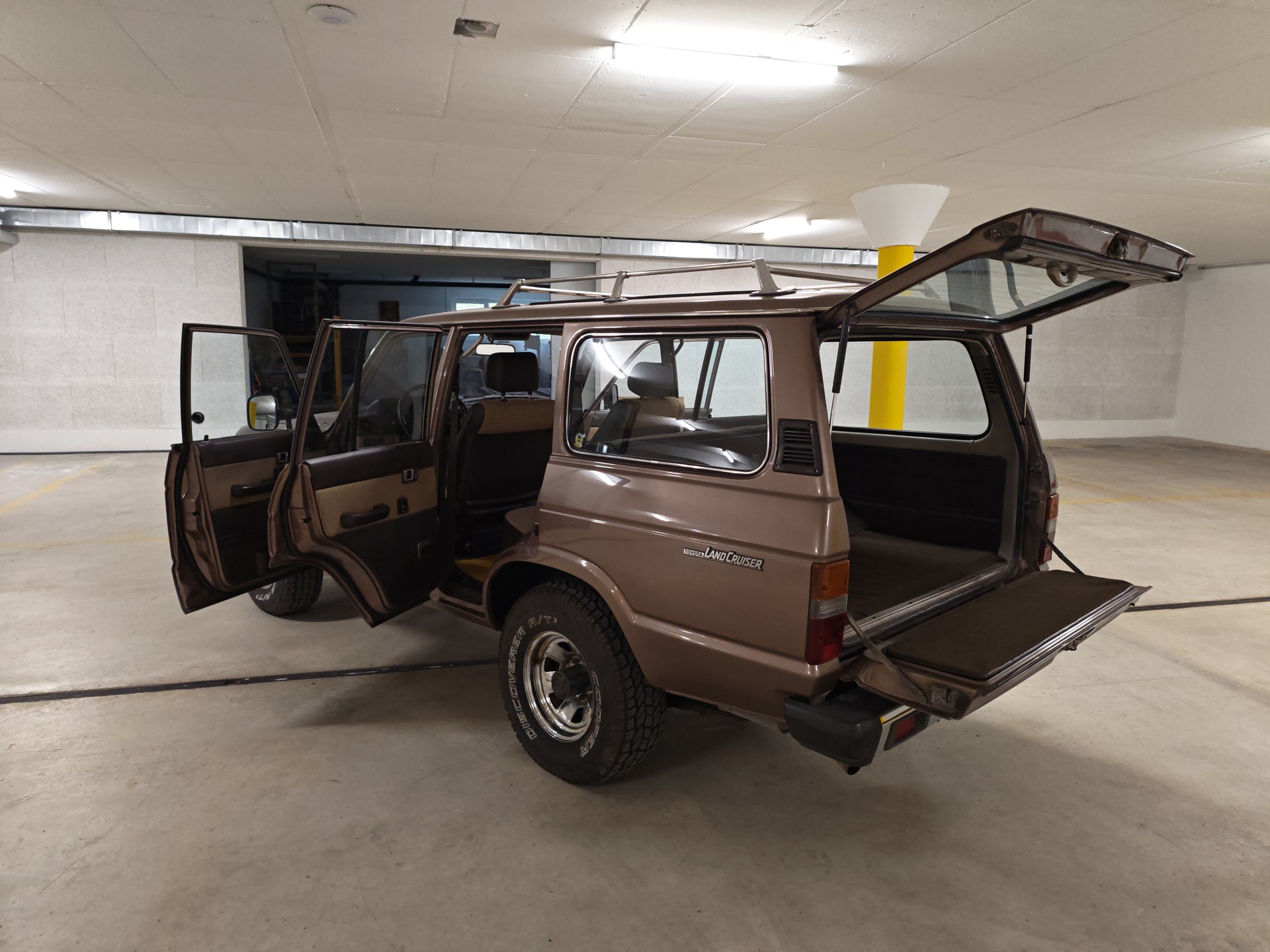 TOYOTA HJ 61 Station G TD (1987)-image-22