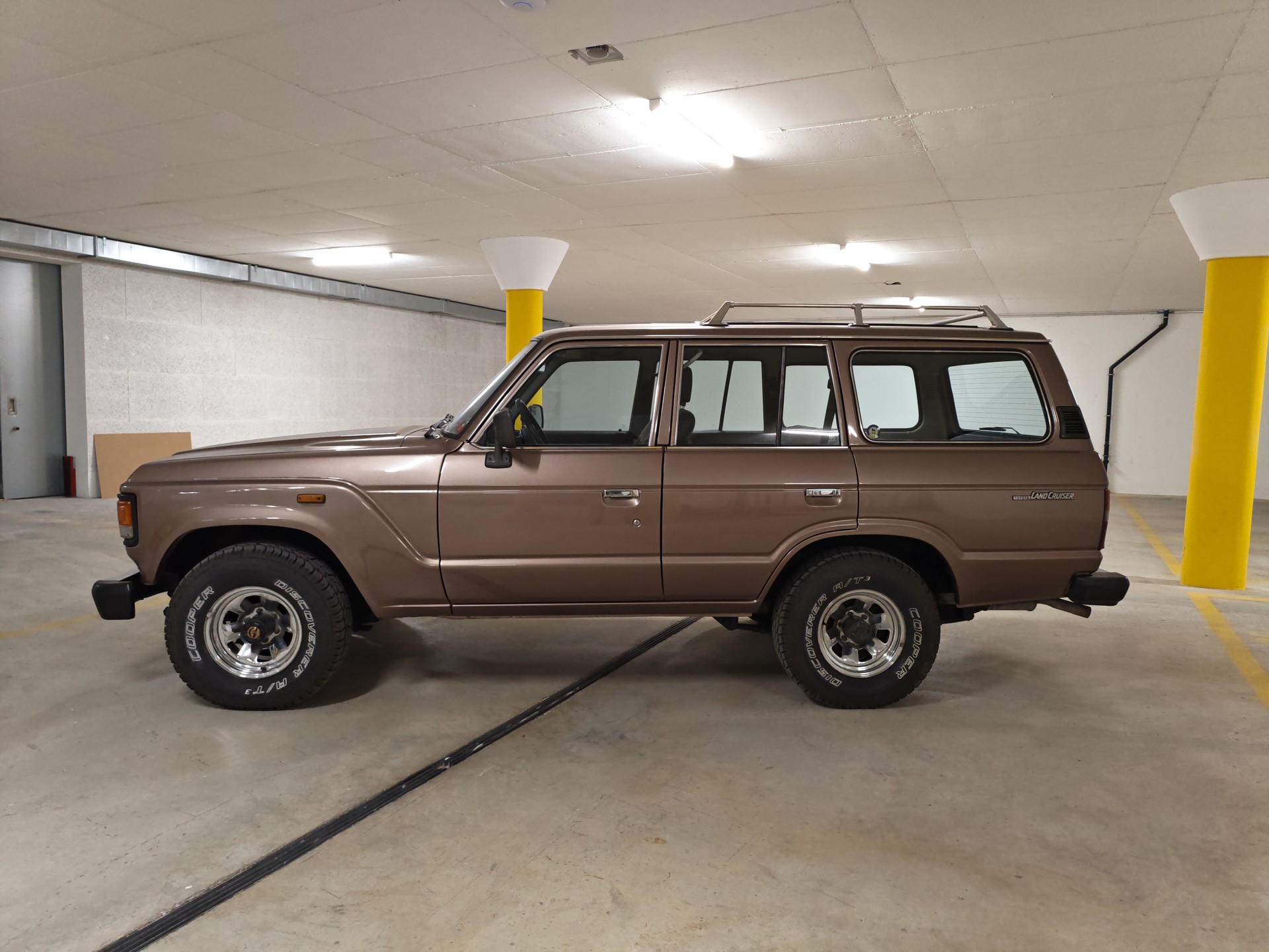 TOYOTA HJ 61 Station G TD (1987)-image-21